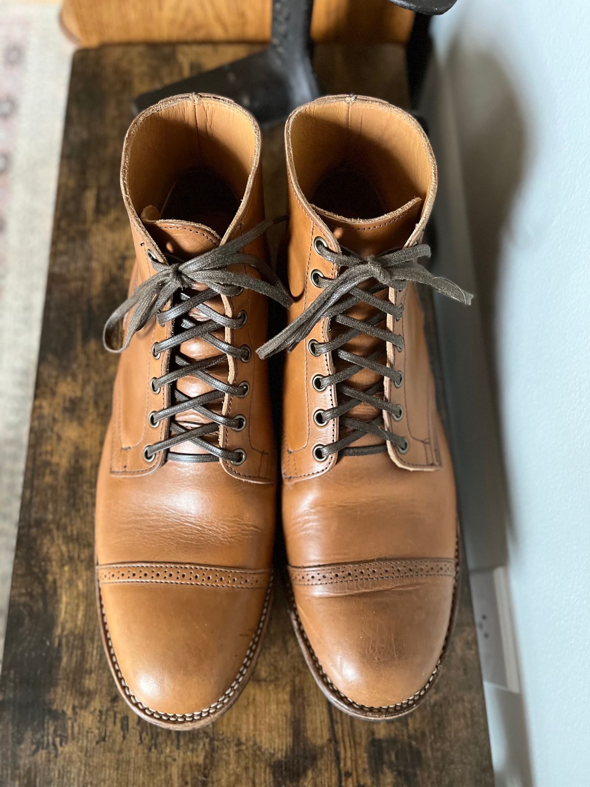 Photo by brogued on December 2, 2023 of the Viberg Service Boot BCT in Horween Bourbon Workshoe Butt.