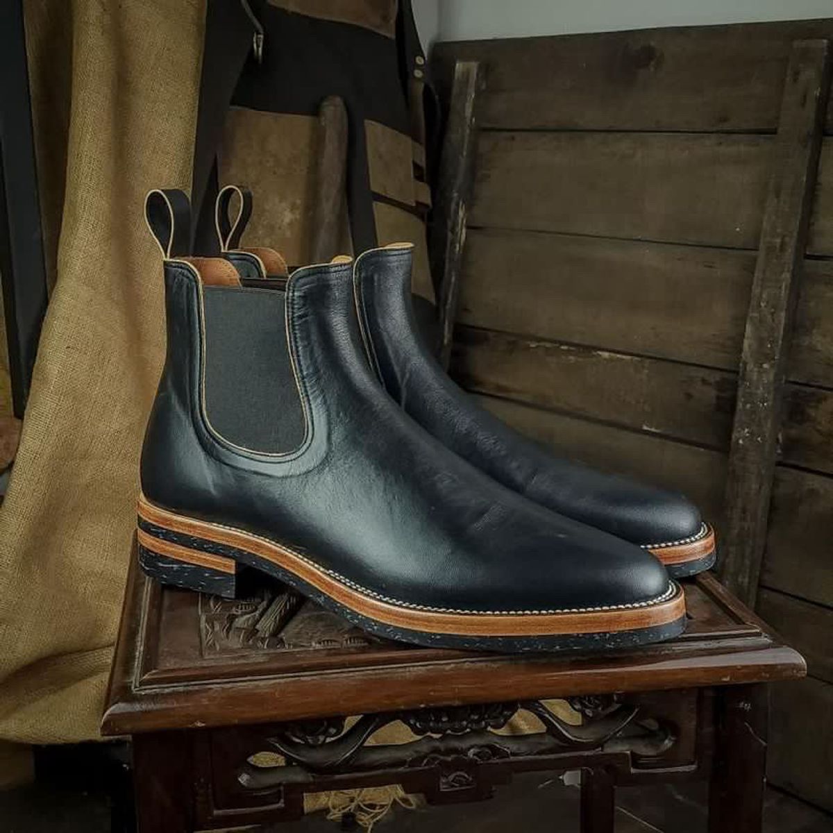 Photo by dudecomputer on February 25, 2023 of the Benzein The Seventh Chelsea Boot in Shinki Black Latigo Teacore Horsehide.