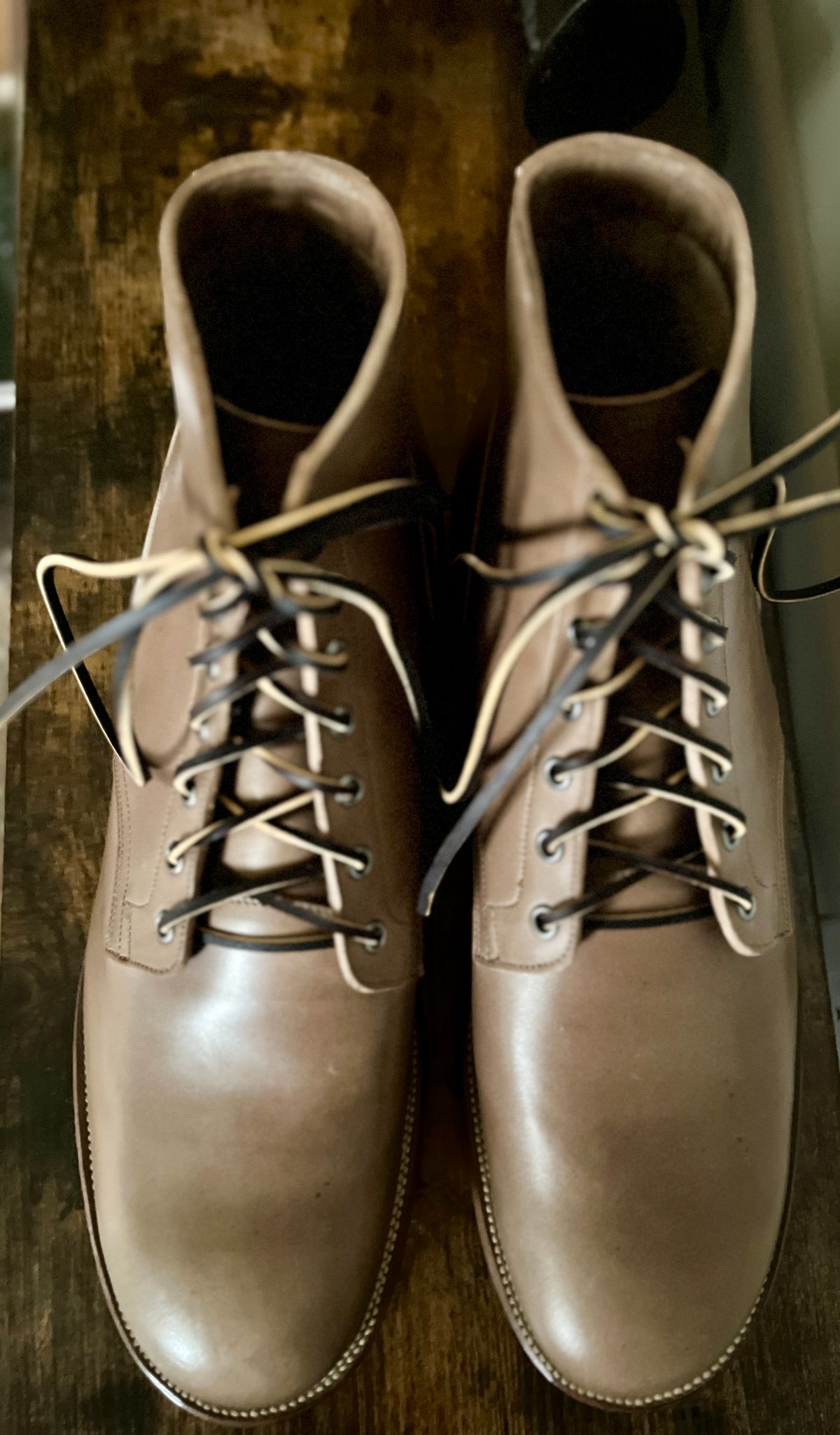 Photo by brogued on October 1, 2024 of the Viberg Service Boot in Maryam Taupe TPR Horsebutt.