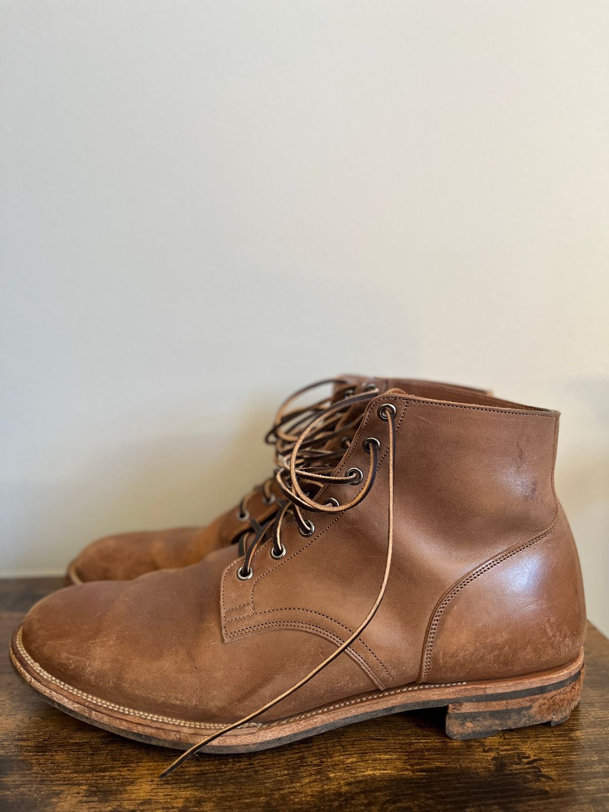 Photo by brogued on February 28, 2025 of the Viberg Service Boot in Maryam Taupe TPR Horsebutt.