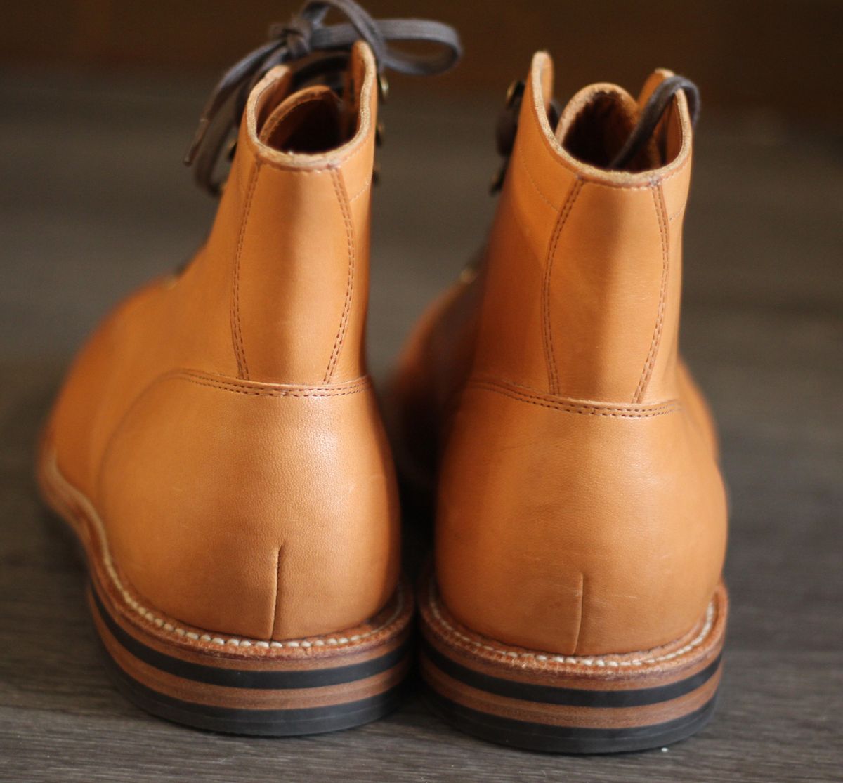 Photo by otani07 on October 1, 2022 of the Grant Stone Diesel Boot in Horween Natural Essex.