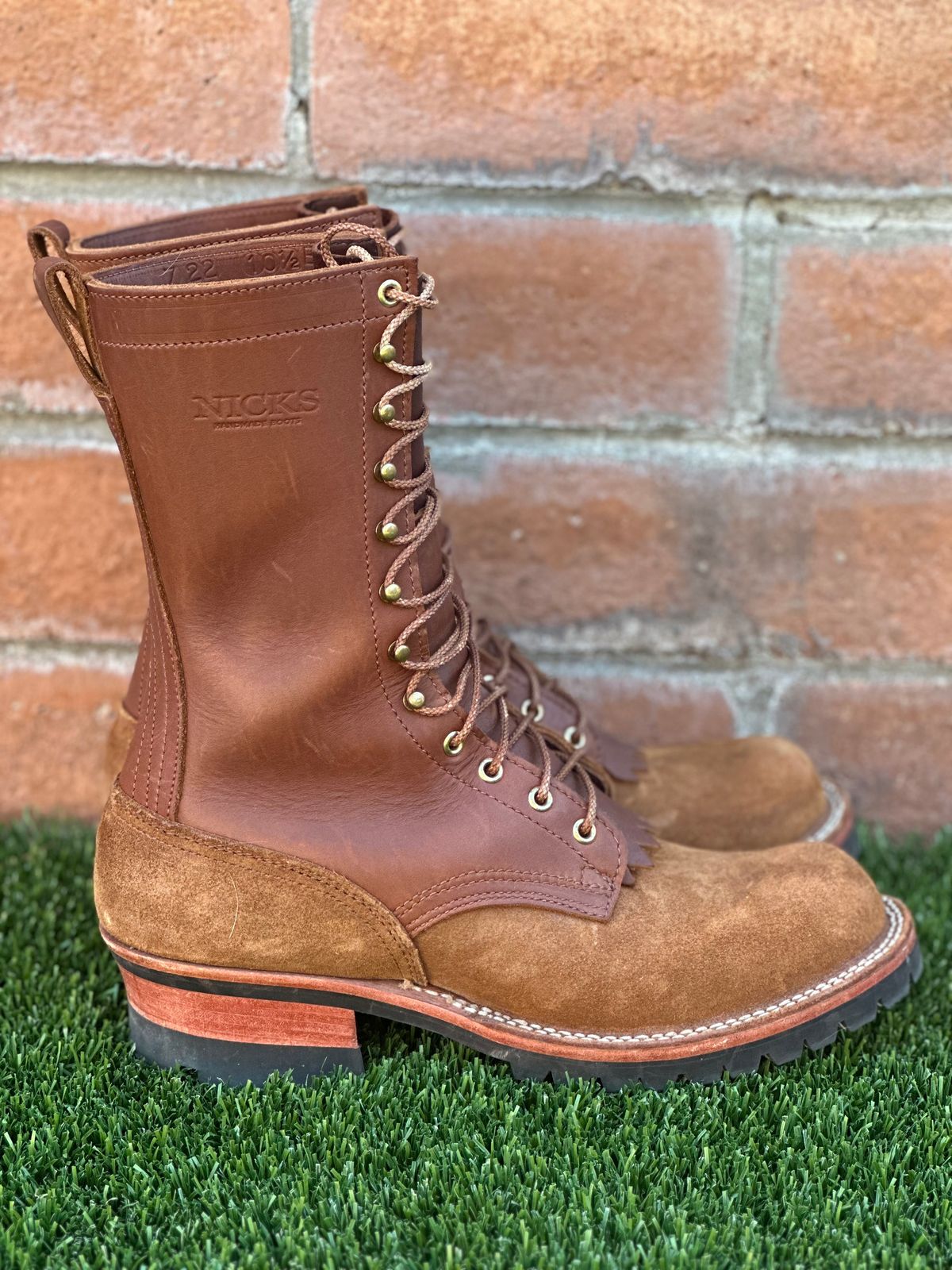 Photo by mackaroni on April 5, 2023 of the Nicks BuilderPro in Seidel 1964 Brown Roughout.