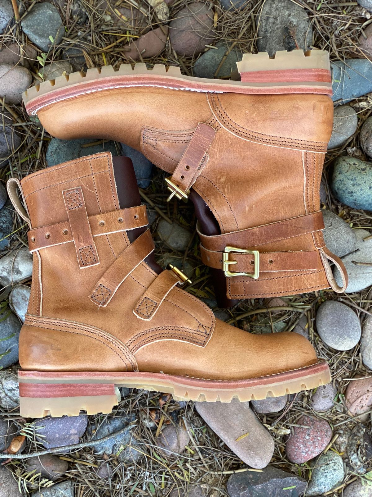 Photo by mackaroni on January 5, 2023 of the Nicks TankerPro in Horween Natural Dublin.