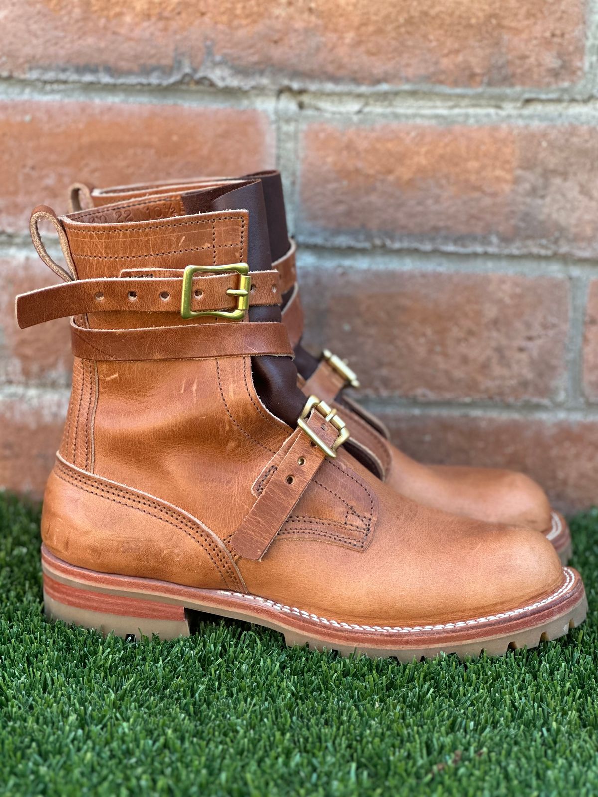 Photo by mackaroni on April 5, 2023 of the Nicks TankerPro in Horween Natural Dublin.