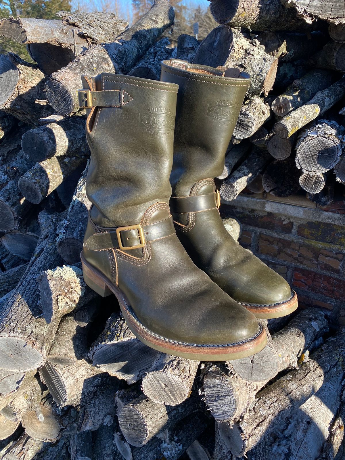 Photo by tgsnyder on February 4, 2023 of the Wesco Mister Lou in Horween Olive Chromexcel.