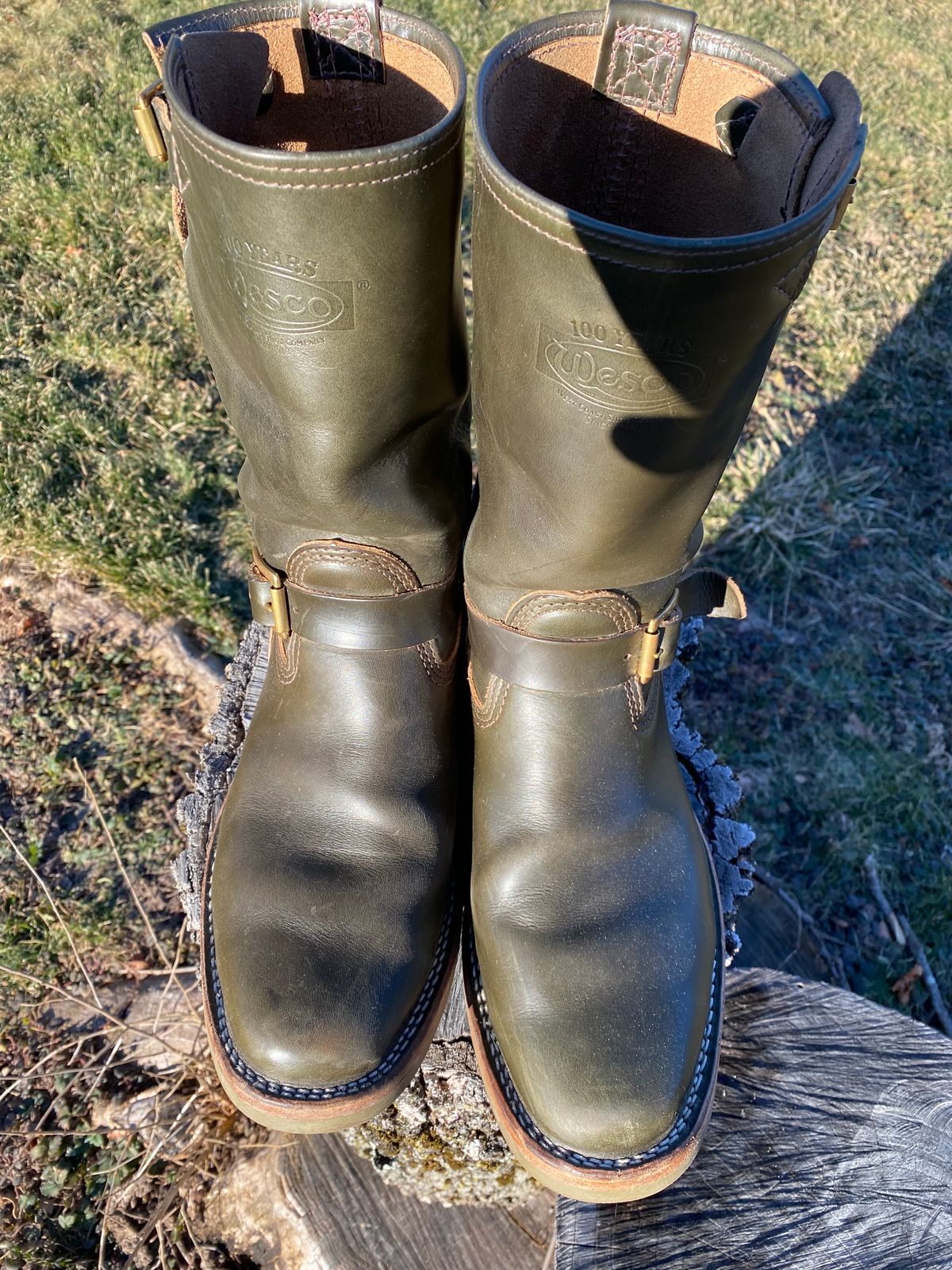 Photo by tgsnyder on February 4, 2023 of the Wesco Mister Lou in Horween Olive Chromexcel.