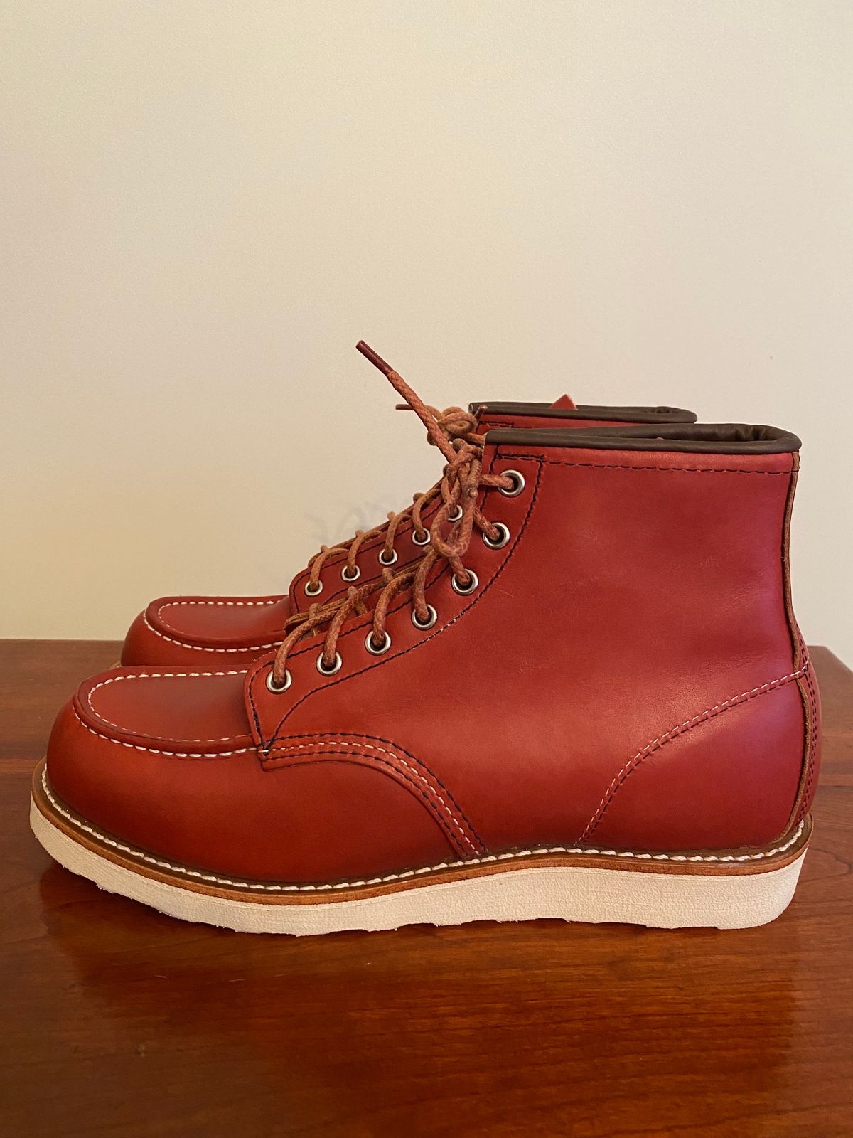 Photo by tgsnyder on October 2, 2023 of the Red Wing 6-Inch Classic Moc in S.B. Foot Oro-Russet Portage.