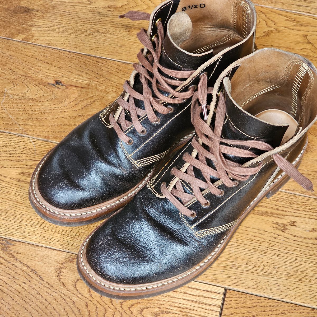 Photo by vintagekeys on February 21, 2025 of the John Lofgren M-43 Service Shoes in Horween Dark Brown Waxed Flesh.