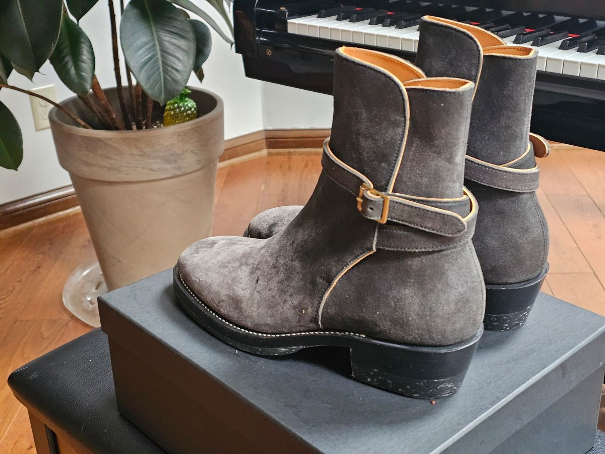 Photo by vintagekeys on December 19, 2025 of the Briselblack The Kai Jodhpur in Maryam Black Waxed Reverse Horsebutt.