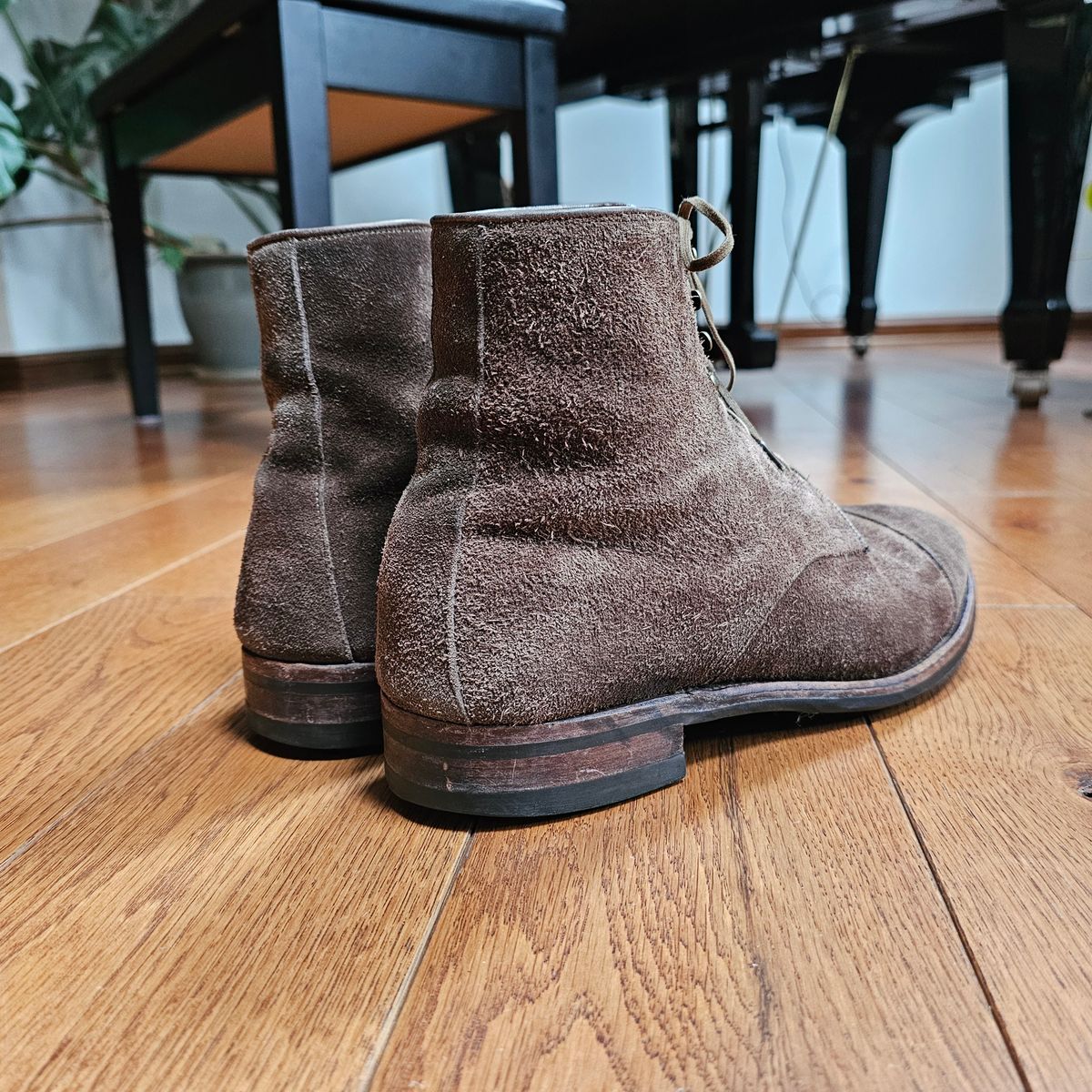 Photo by vintagekeys on February 9, 2025 of the Viberg Halkett in Flint Calf Suede.