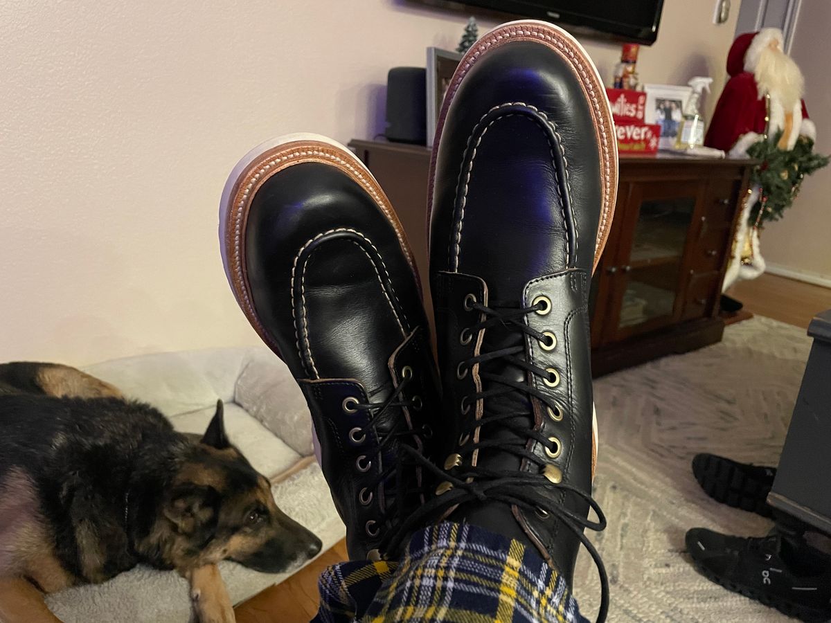 Photo by stheisen on December 6, 2022 of the Grant Stone Brass Boot in Horween Black Chromexcel.