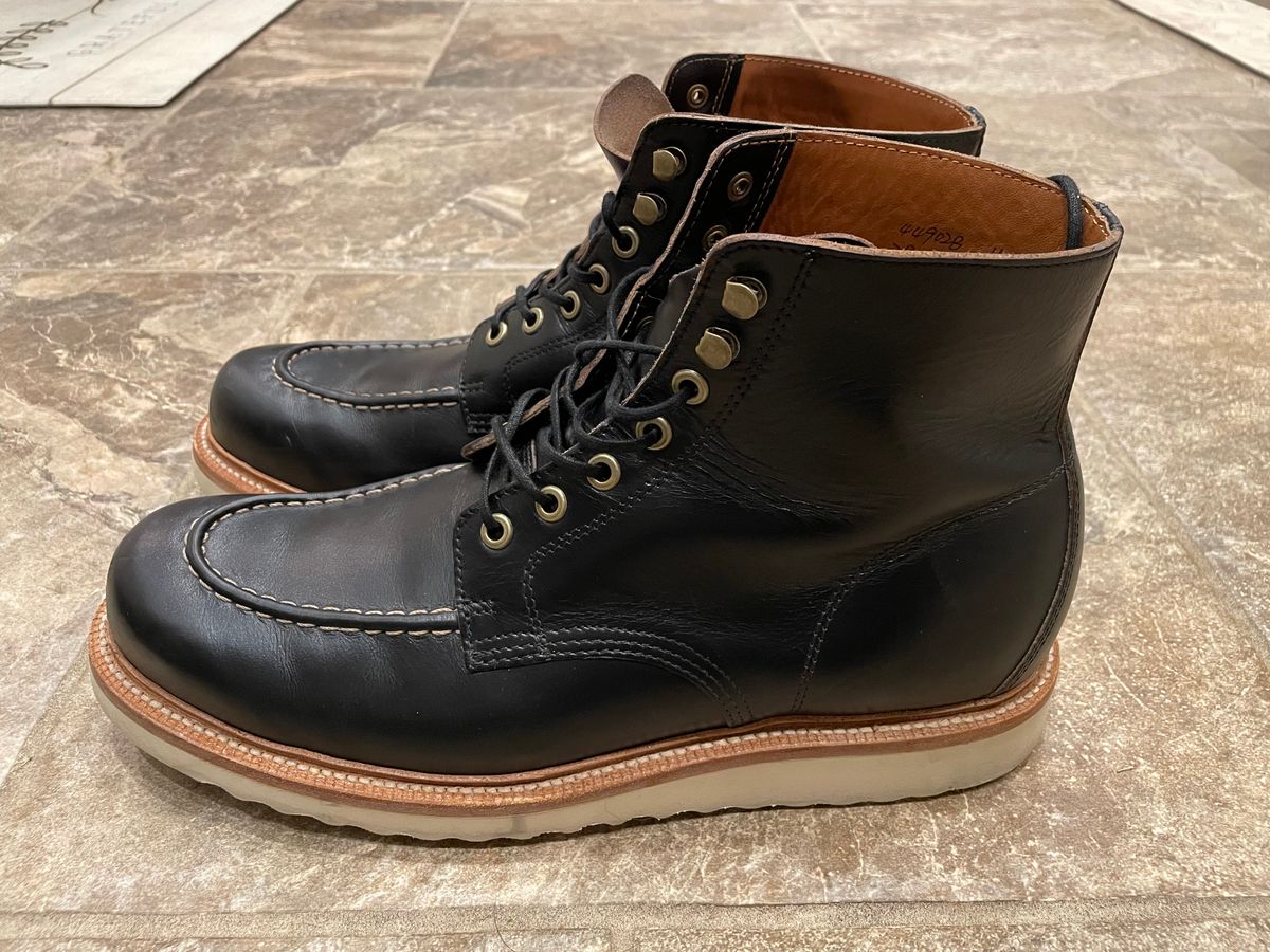 Photo by stheisen on December 6, 2022 of the Grant Stone Brass Boot in Horween Black Chromexcel.