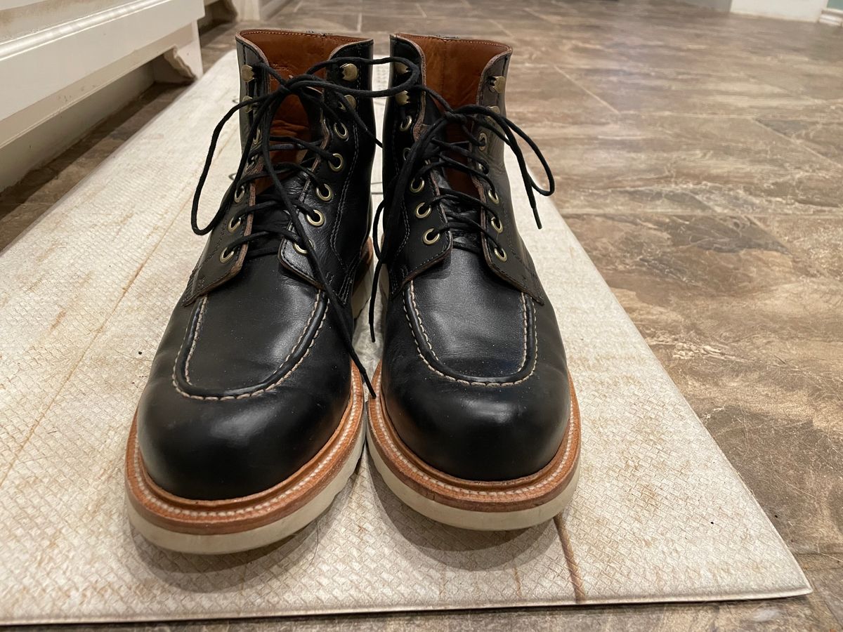 Photo by stheisen on January 6, 2023 of the Grant Stone Brass Boot in Horween Black Chromexcel.