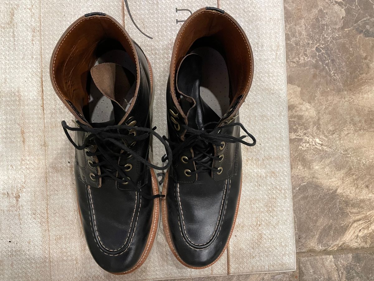 Photo by stheisen on January 6, 2023 of the Grant Stone Brass Boot in Horween Black Chromexcel.