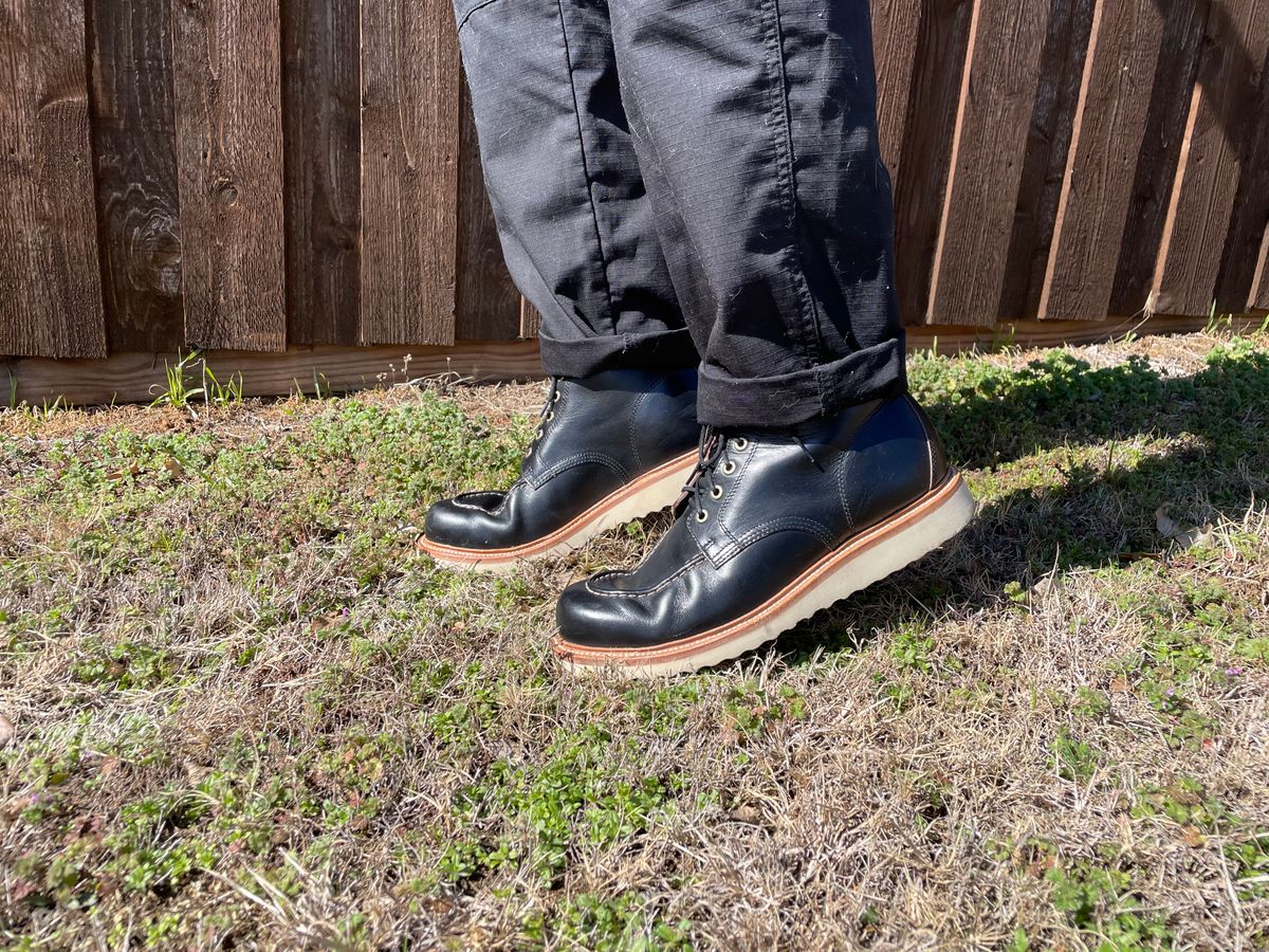 Photo by stheisen on February 5, 2023 of the Grant Stone Brass Boot in Horween Black Chromexcel.