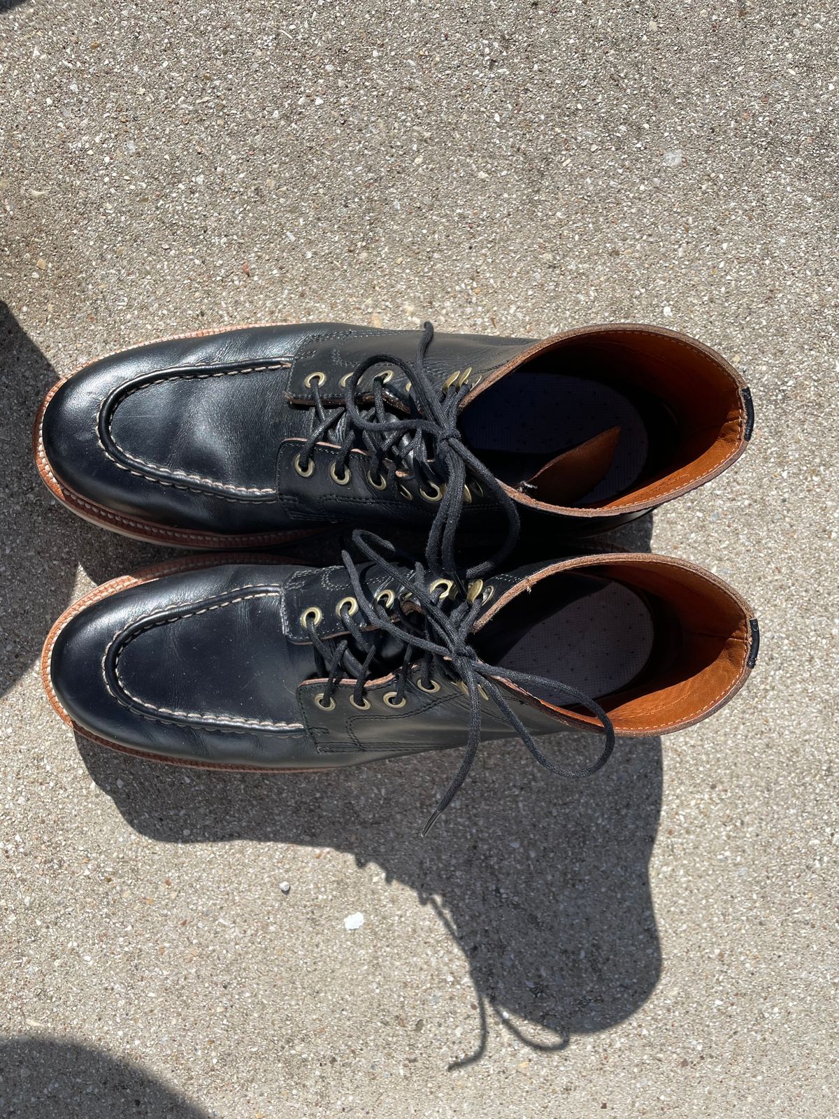 Photo by stheisen on February 5, 2023 of the Grant Stone Brass Boot in Horween Black Chromexcel.