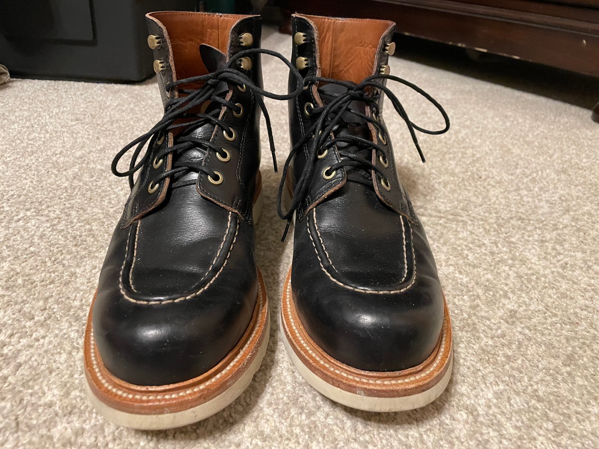 Photo by stheisen on March 6, 2023 of the Grant Stone Brass Boot in Horween Black Chromexcel.