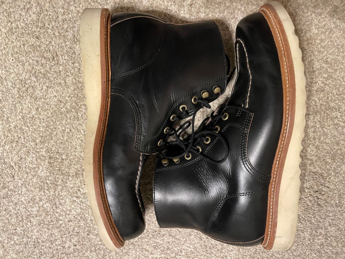 Photo by stheisen on March 6, 2023 of the Grant Stone Brass Boot in Horween Black Chromexcel.