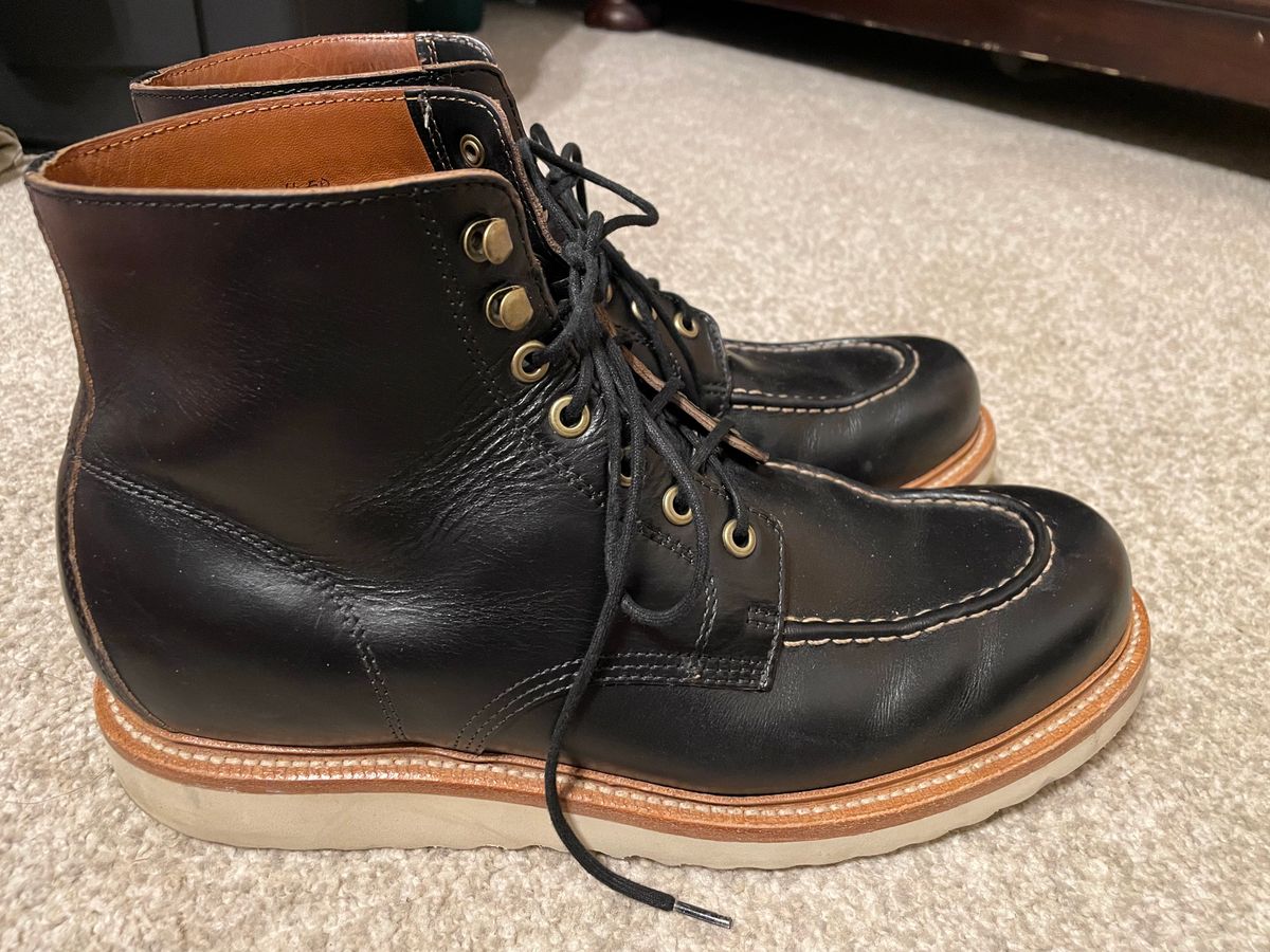 Photo by stheisen on March 6, 2023 of the Grant Stone Brass Boot in Horween Black Chromexcel.