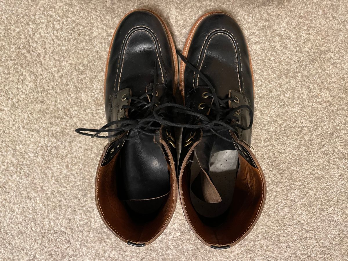 Photo by stheisen on March 6, 2023 of the Grant Stone Brass Boot in Horween Black Chromexcel.