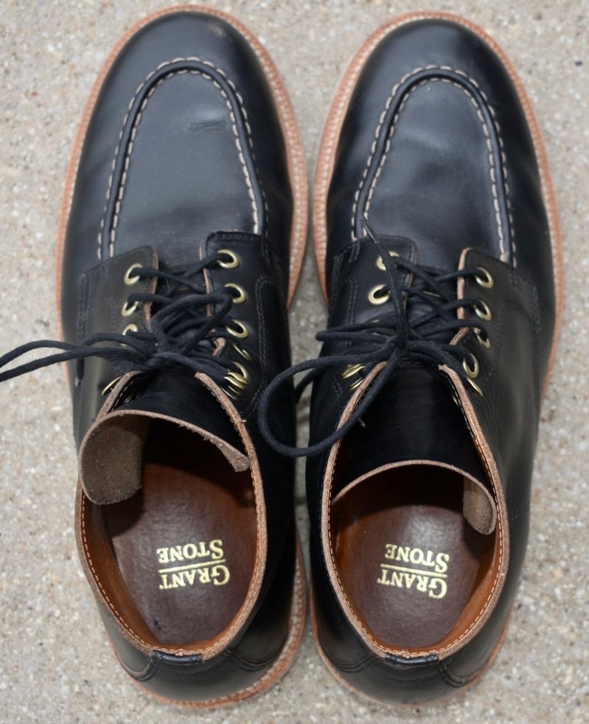 Photo by stheisen on April 5, 2023 of the Grant Stone Brass Boot in Horween Black Chromexcel.