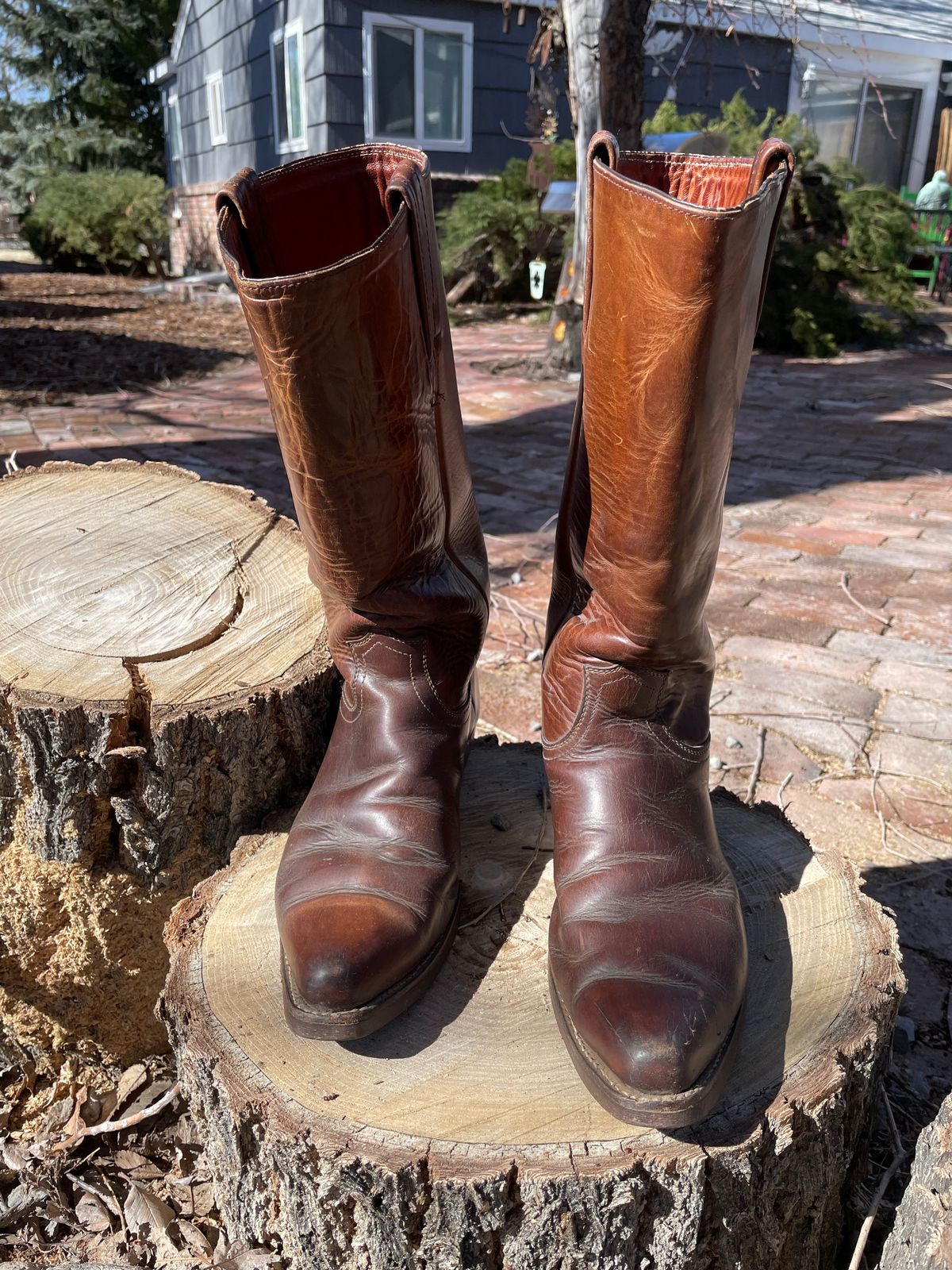 Photo by obijuan on March 31, 2023 of the Frye Unknown Model in Unknown Leather.