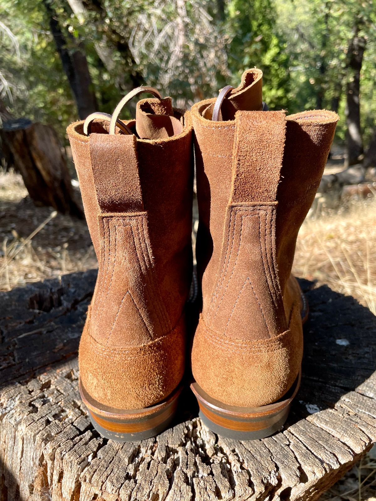 Photo by obijuan on October 7, 2024 of the White's Bounty Hunter in Seidel Distressed Roughout.