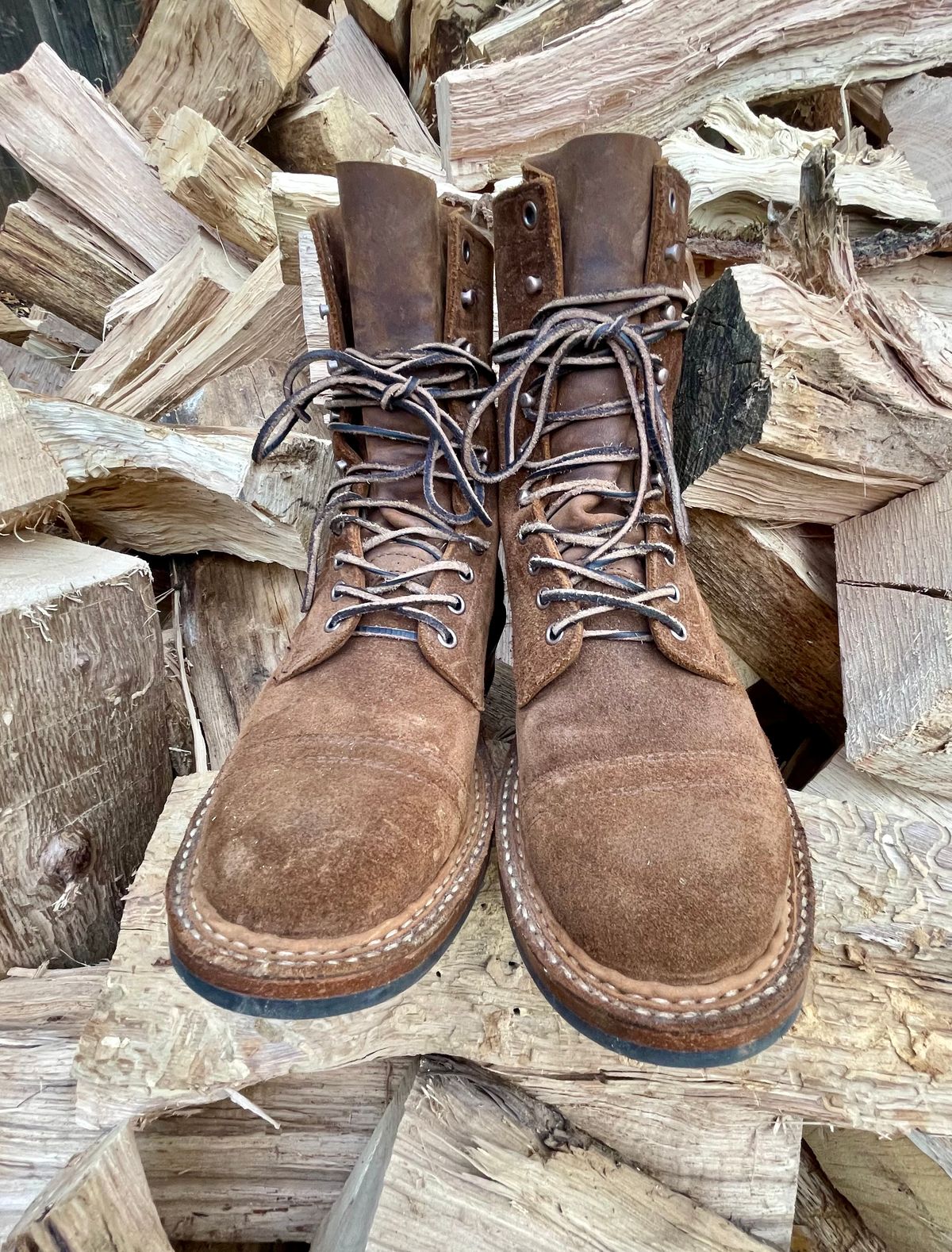 Photo by obijuan on November 6, 2024 of the White's Bounty Hunter in Seidel Distressed Roughout.