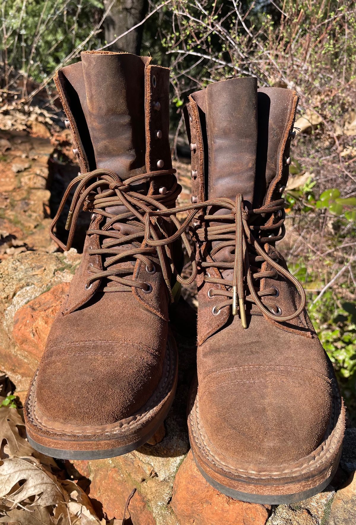 Photo by obijuan on March 1, 2025 of the White's Bounty Hunter in Seidel Distressed Roughout.
