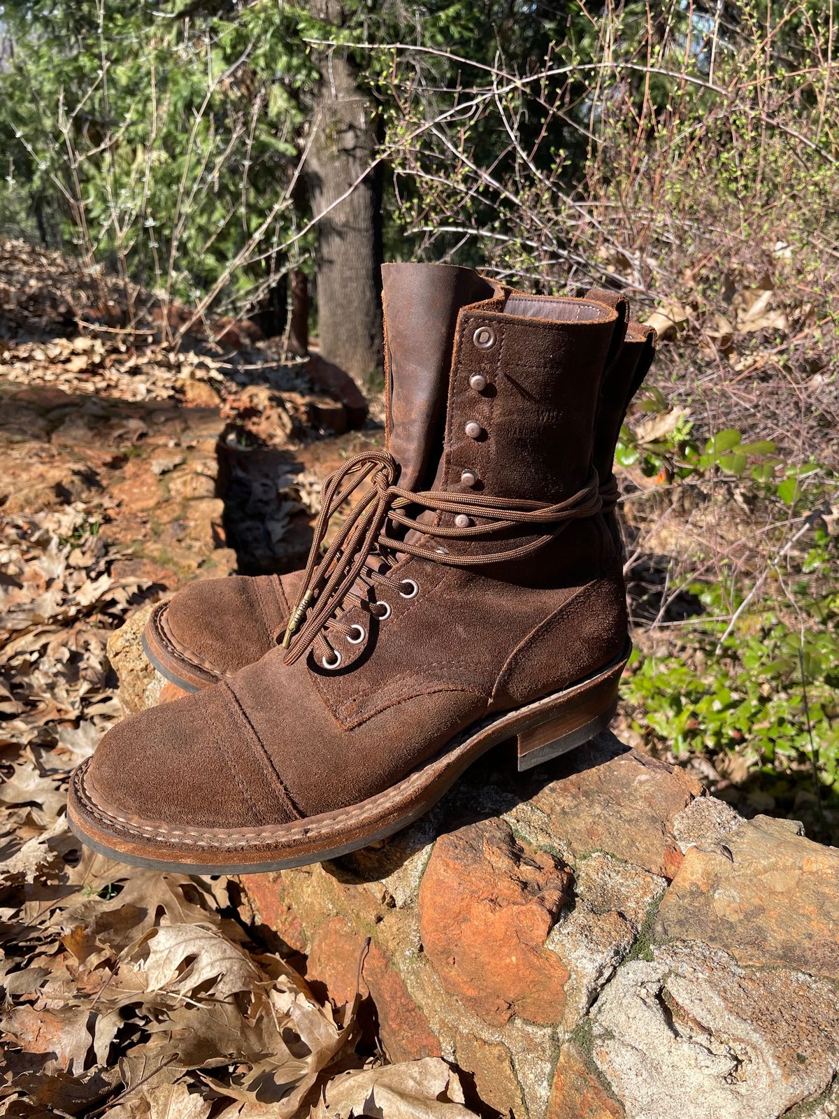 Photo by obijuan on March 1, 2025 of the White's Bounty Hunter in Seidel Distressed Roughout.