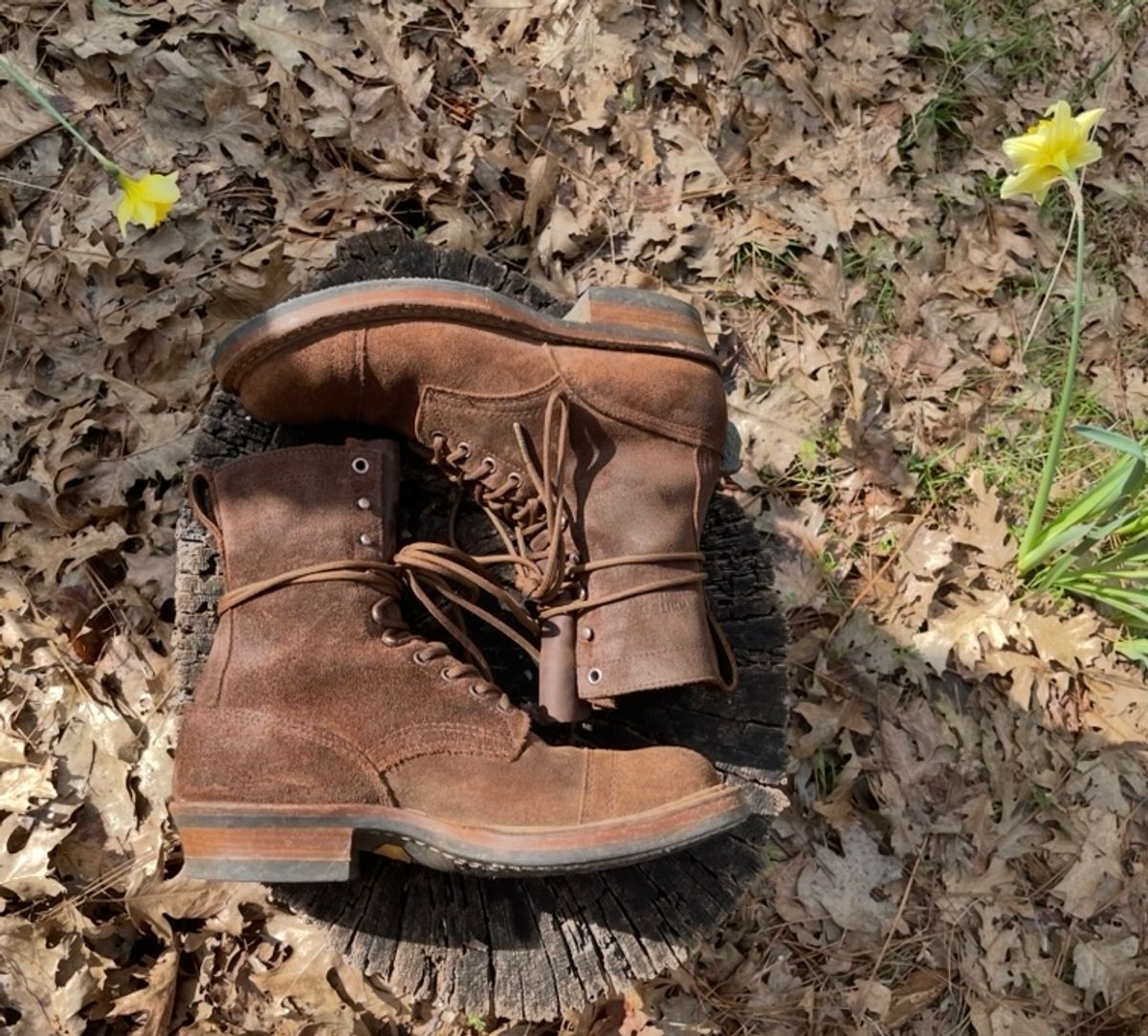 Photo by obijuan on April 1, 2025 of the White's Bounty Hunter in Seidel Distressed Roughout.
