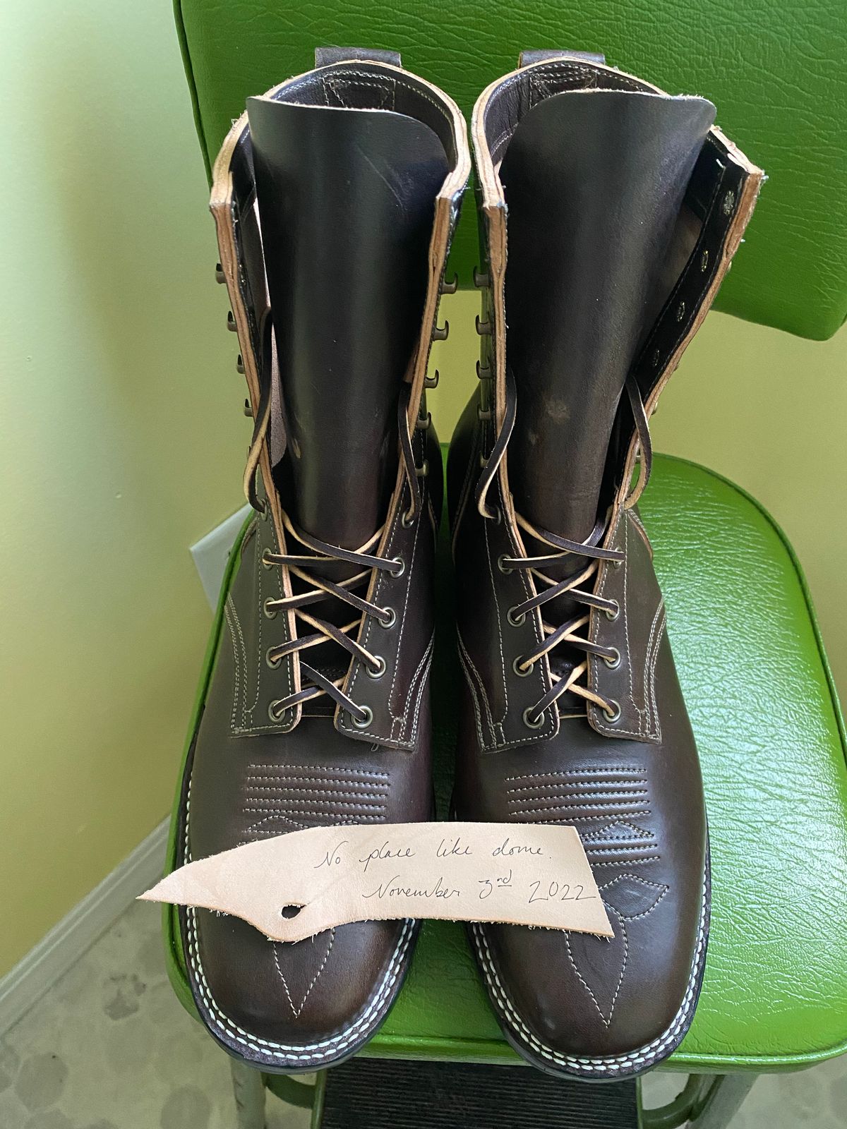 Photo by GnatsBoots on November 3, 2022 of the Sherman Boot Works Glanton in Maryam Natural Horsebutt.