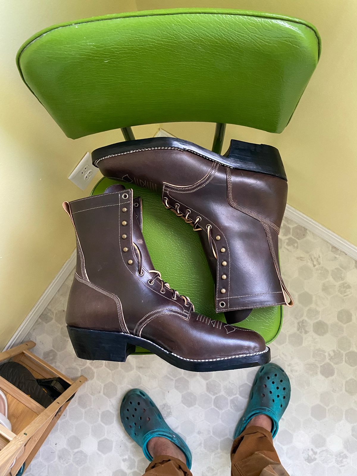 Photo by GnatsBoots on November 3, 2022 of the Sherman Boot Works Glanton in Maryam Natural Horsebutt.