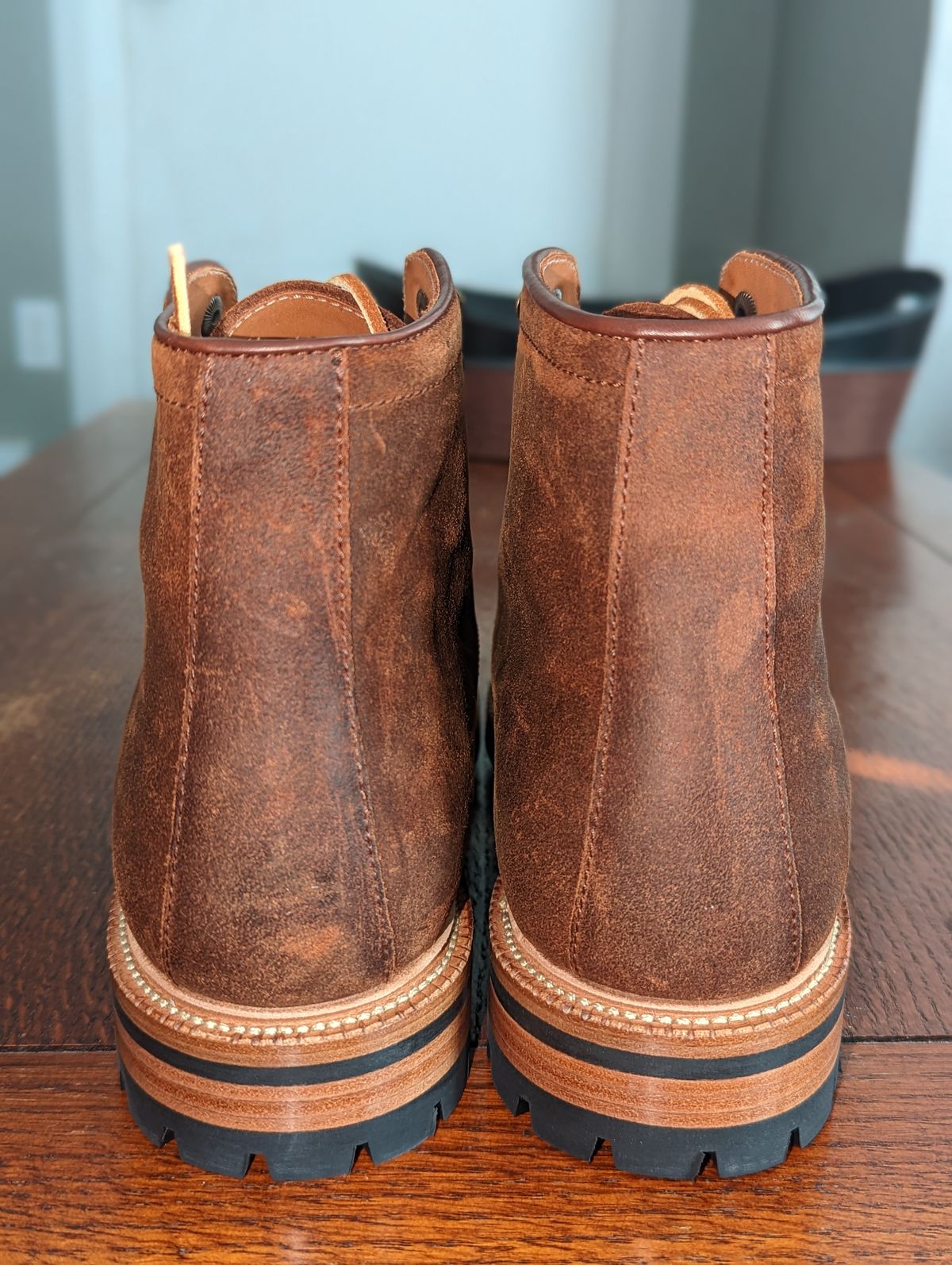Photo by Nskelton88 on October 4, 2022 of the Parkhurst The Niagara in C.F. Stead Light Brown Waxy Commander Suede.