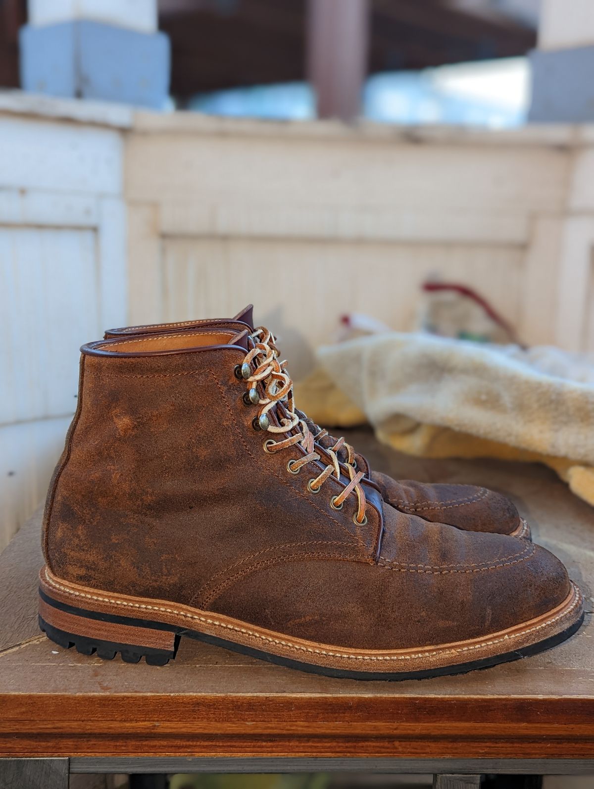 Photo by Nskelton88 on November 5, 2022 of the Parkhurst The Niagara in C.F. Stead Light Brown Waxy Commander Suede.