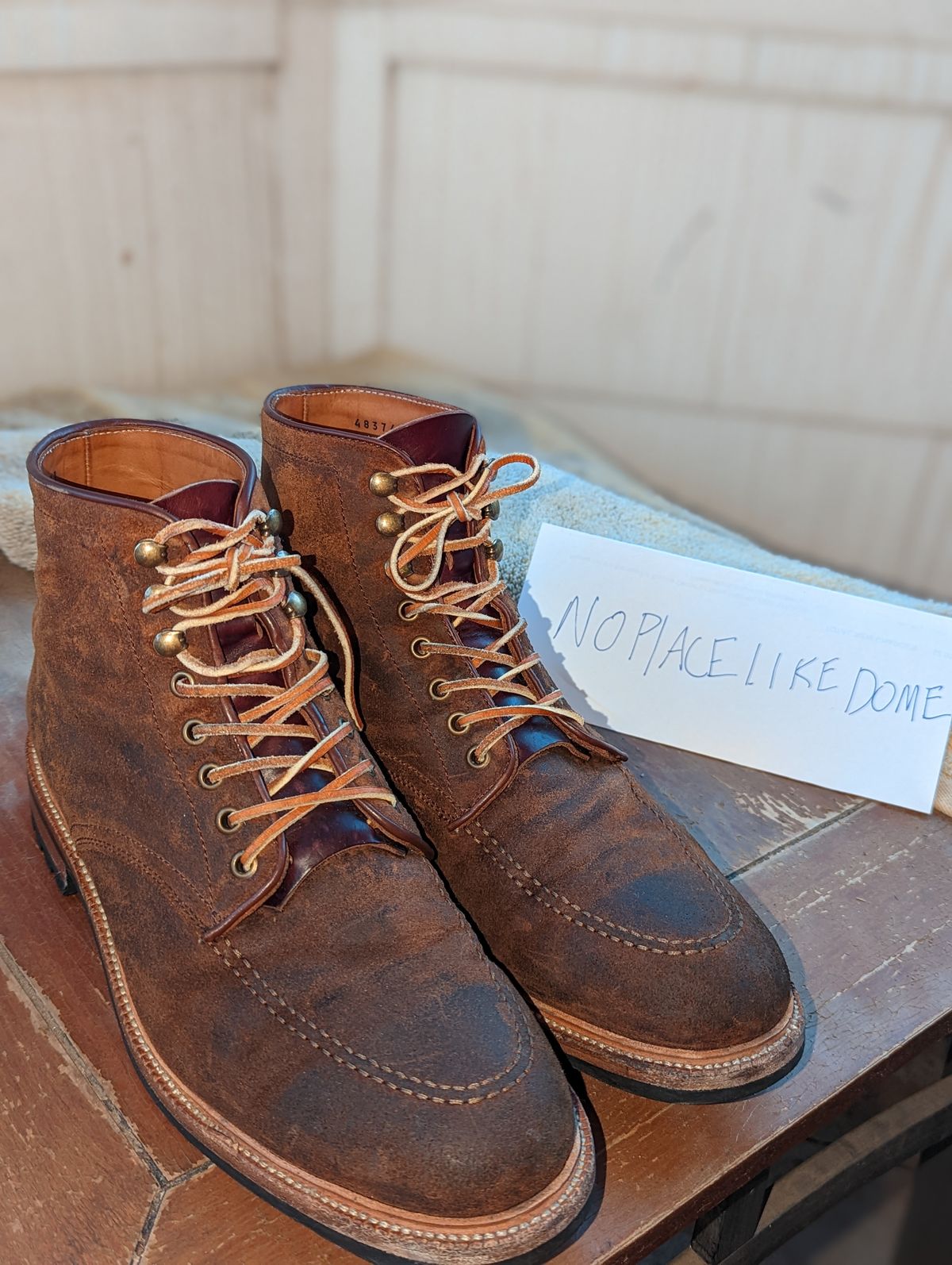 Photo by Nskelton88 on November 5, 2022 of the Parkhurst The Niagara in C.F. Stead Light Brown Waxy Commander Suede.
