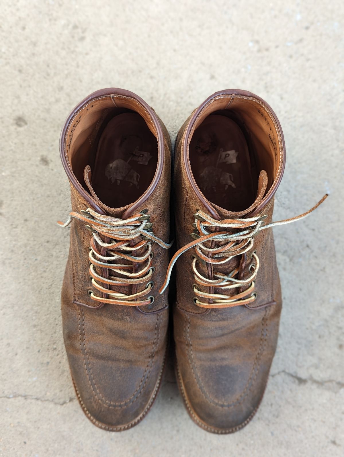Photo by Nskelton88 on December 3, 2022 of the Parkhurst The Niagara in C.F. Stead Light Brown Waxy Commander Suede.