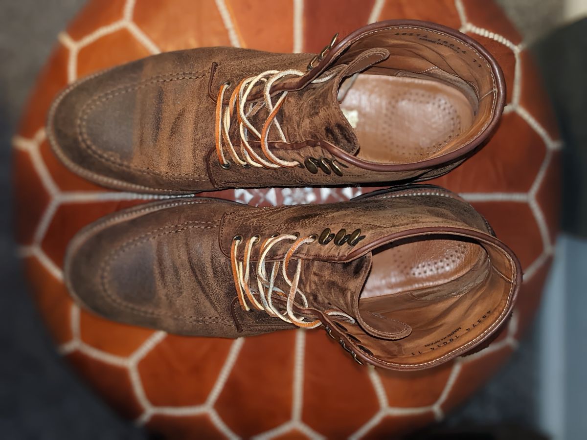 Photo by Nskelton88 on January 4, 2023 of the Parkhurst The Niagara in C.F. Stead Light Brown Waxy Commander Suede.