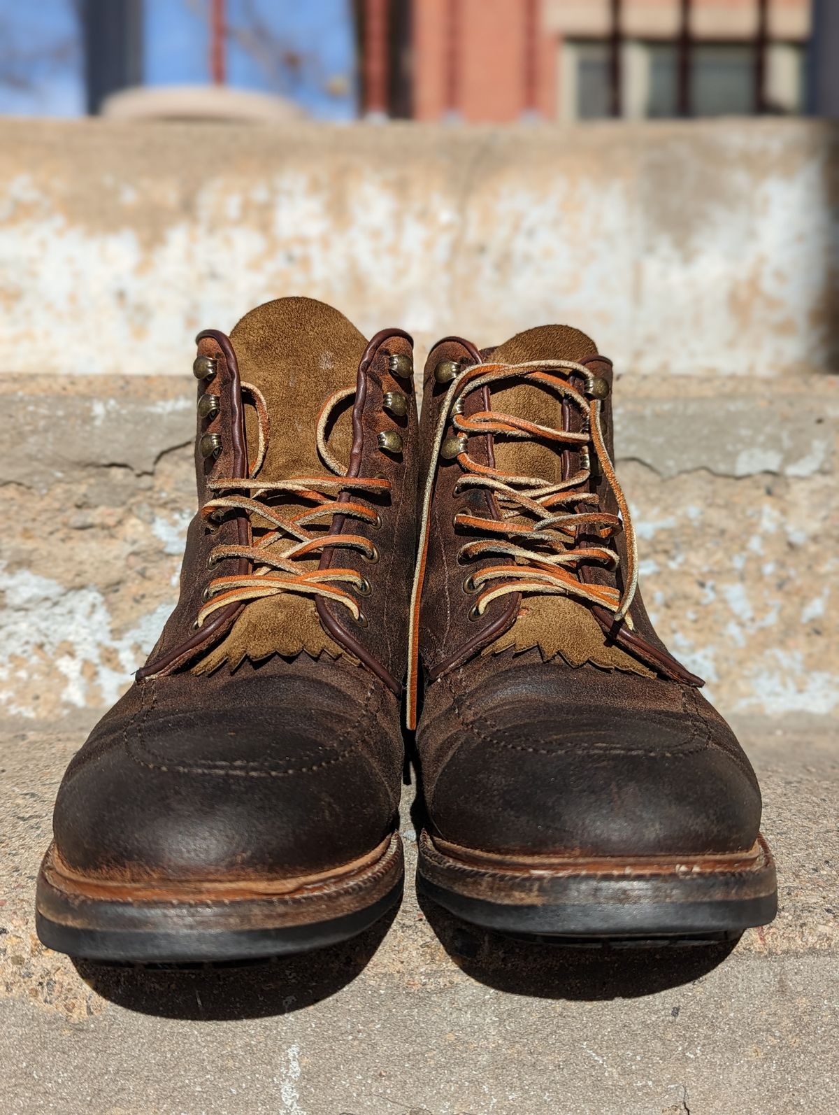 Photo by Nskelton88 on February 5, 2023 of the Parkhurst The Niagara in C.F. Stead Light Brown Waxy Commander Suede.