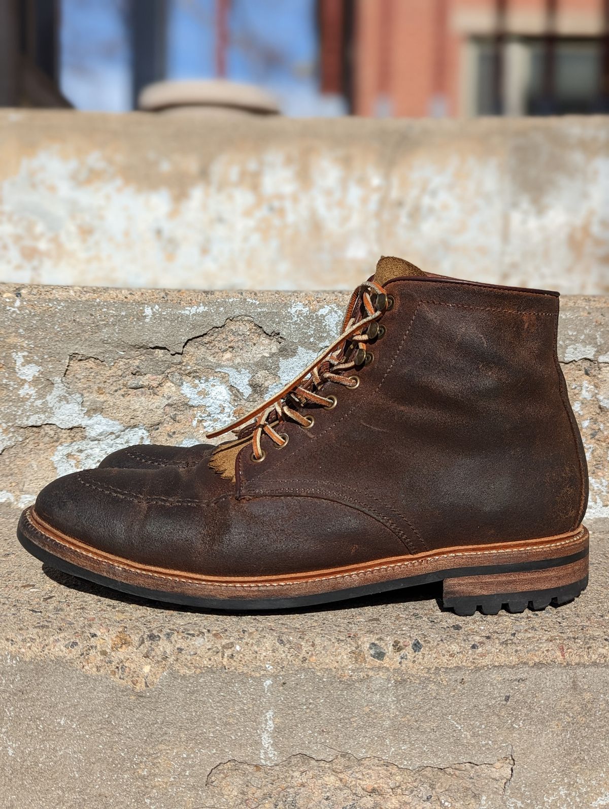Photo by Nskelton88 on February 5, 2023 of the Parkhurst The Niagara in C.F. Stead Light Brown Waxy Commander Suede.