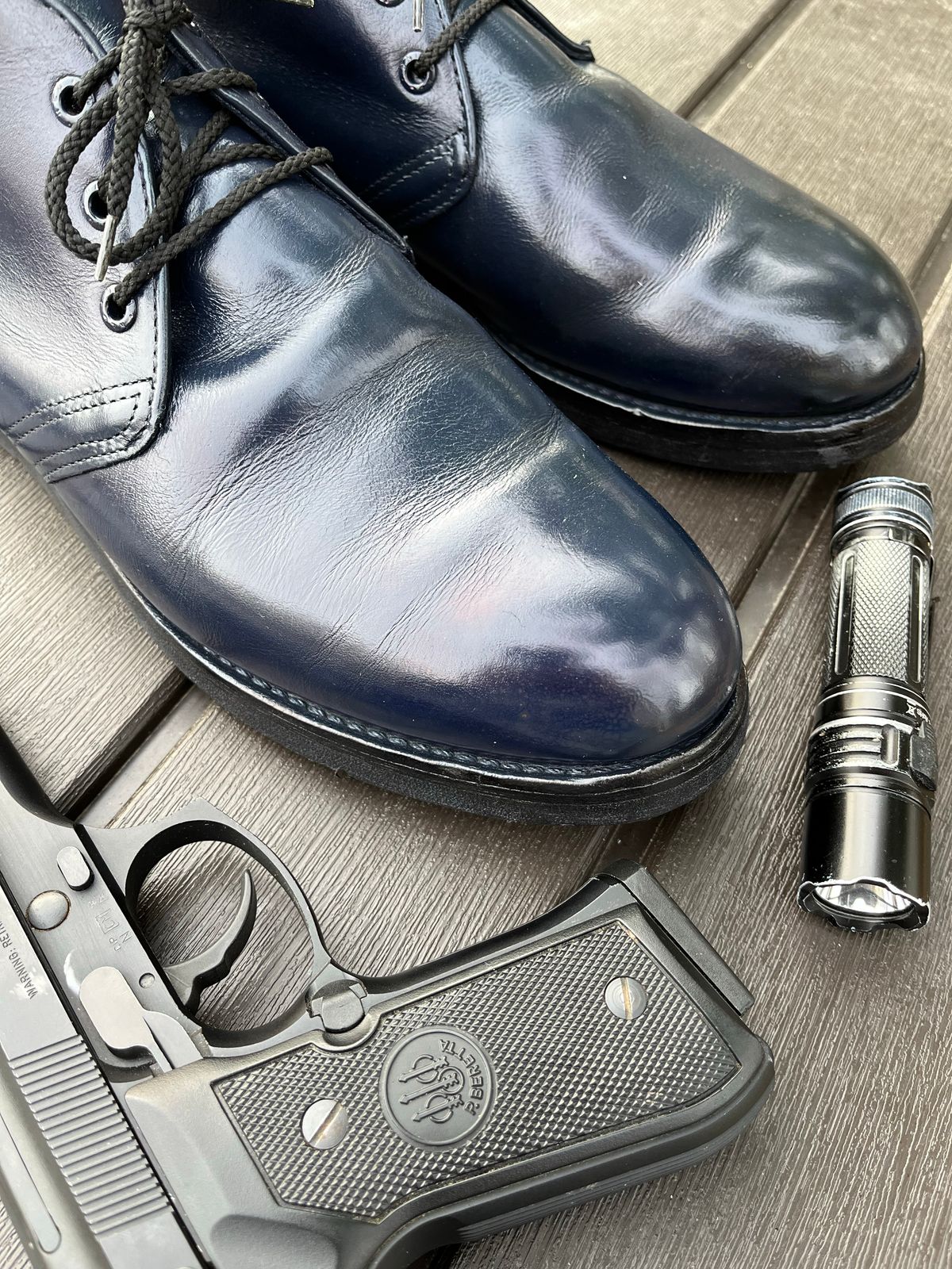 Photo by Skygoat on November 13, 2022 of the Red Wing Unknown Model in Unknown Leather.