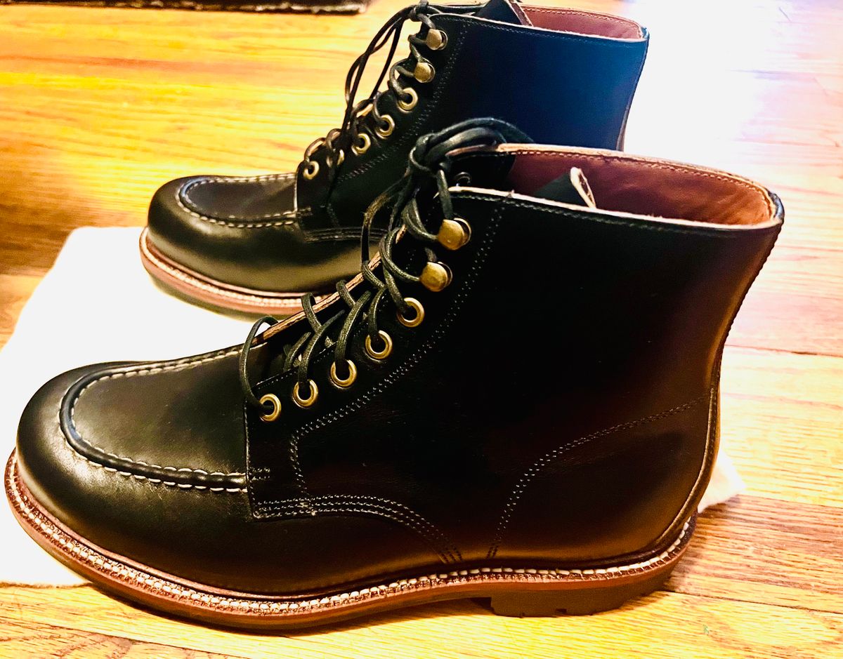 Photo by Rangerfan7676 on October 2, 2023 of the Grant Stone Brass Boot in Horween Black Chromexcel.
