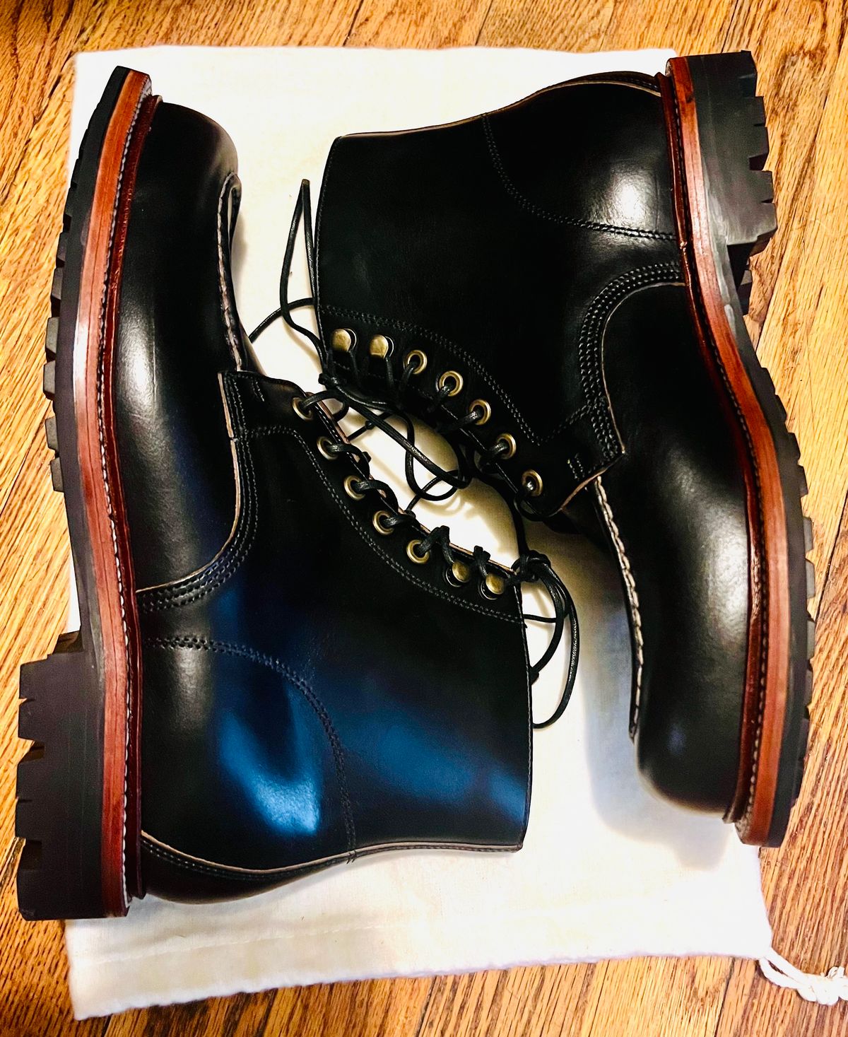 Photo by Rangerfan7676 on October 2, 2023 of the Grant Stone Brass Boot in Horween Black Chromexcel.