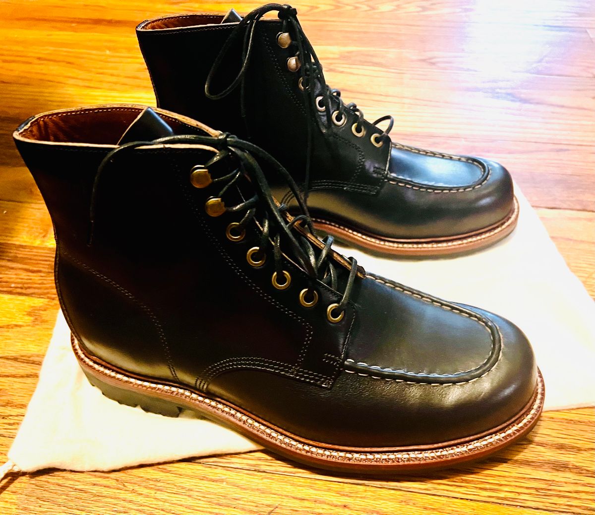 Photo by Rangerfan7676 on October 2, 2023 of the Grant Stone Brass Boot in Horween Black Chromexcel.