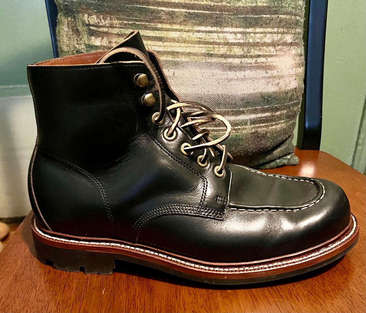 Photo by Rangerfan7676 on November 2, 2023 of the Grant Stone Brass Boot in Horween Black Chromexcel.