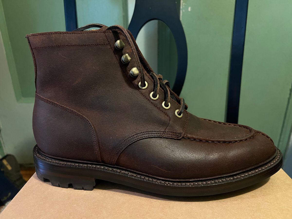 Photo by Rangerfan7676 on October 4, 2024 of the Grant Stone Ottawa Boot in C.F. Stead Tobacco Waxy Commander Suede.