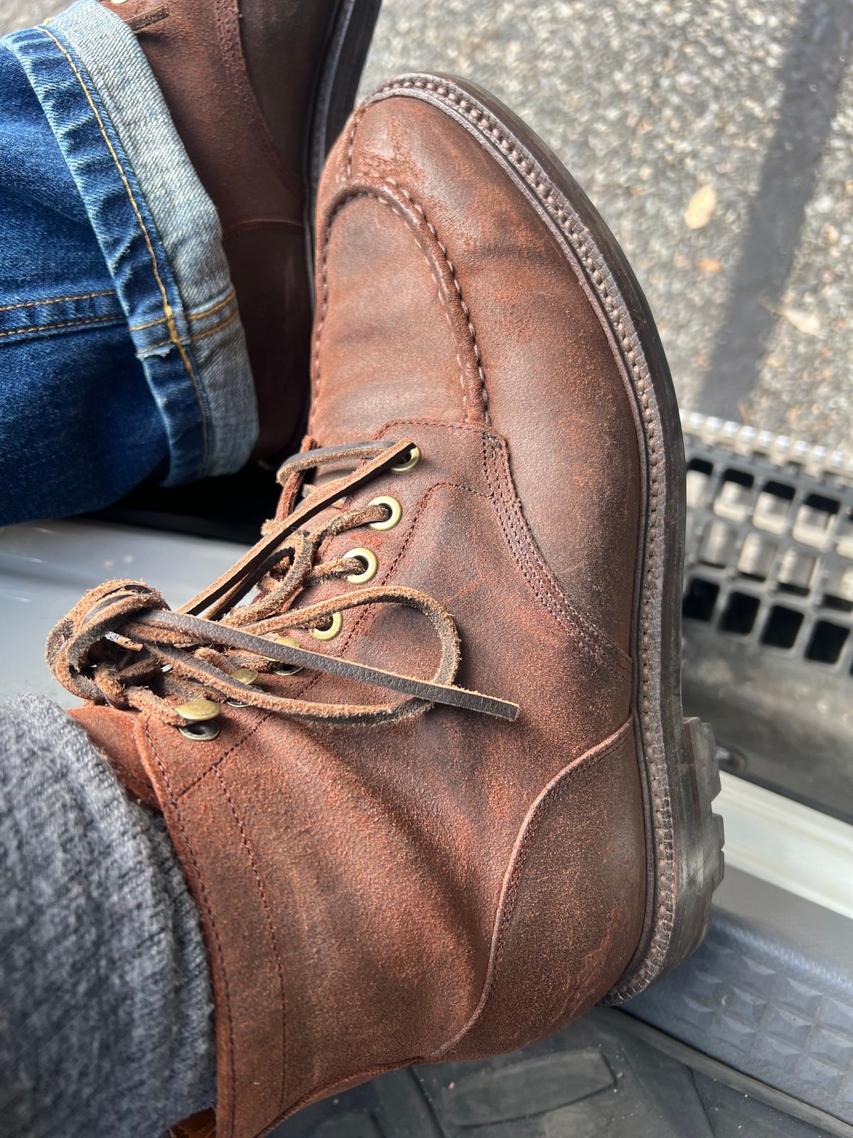Photo by Rangerfan7676 on November 5, 2024 of the Grant Stone Ottawa Boot in C.F. Stead Tobacco Waxy Commander Suede.