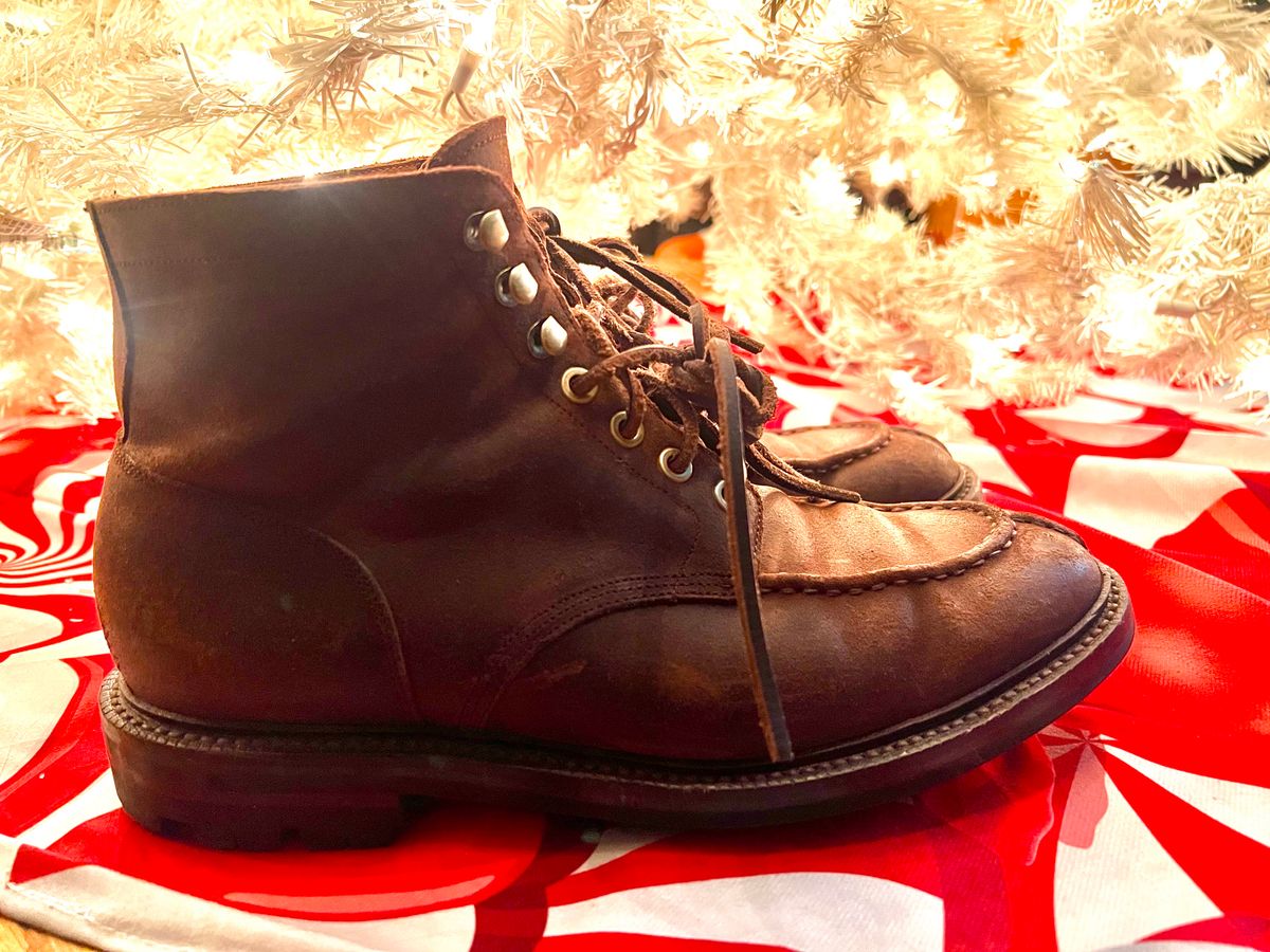 Photo by Rangerfan7676 on December 2, 2024 of the Grant Stone Ottawa Boot in C.F. Stead Tobacco Waxy Commander Suede.