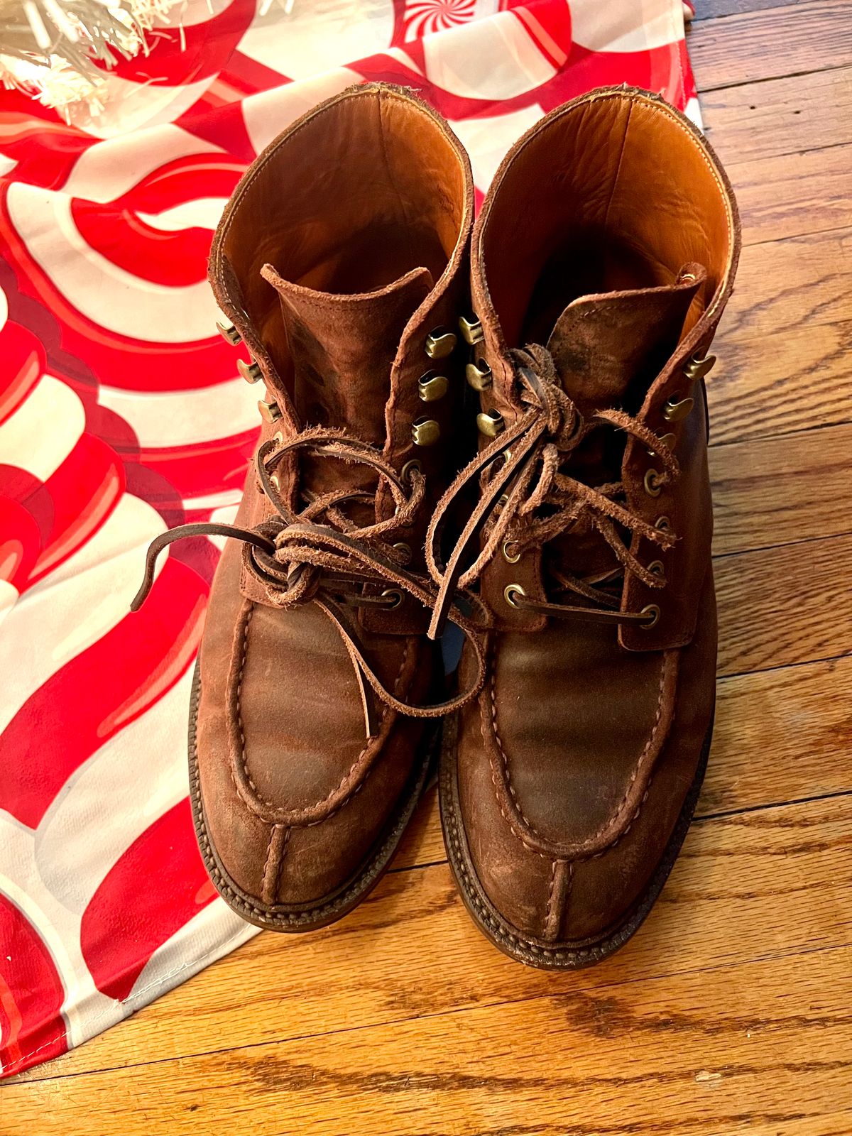 Photo by Rangerfan7676 on December 2, 2024 of the Grant Stone Ottawa Boot in C.F. Stead Tobacco Waxy Commander Suede.