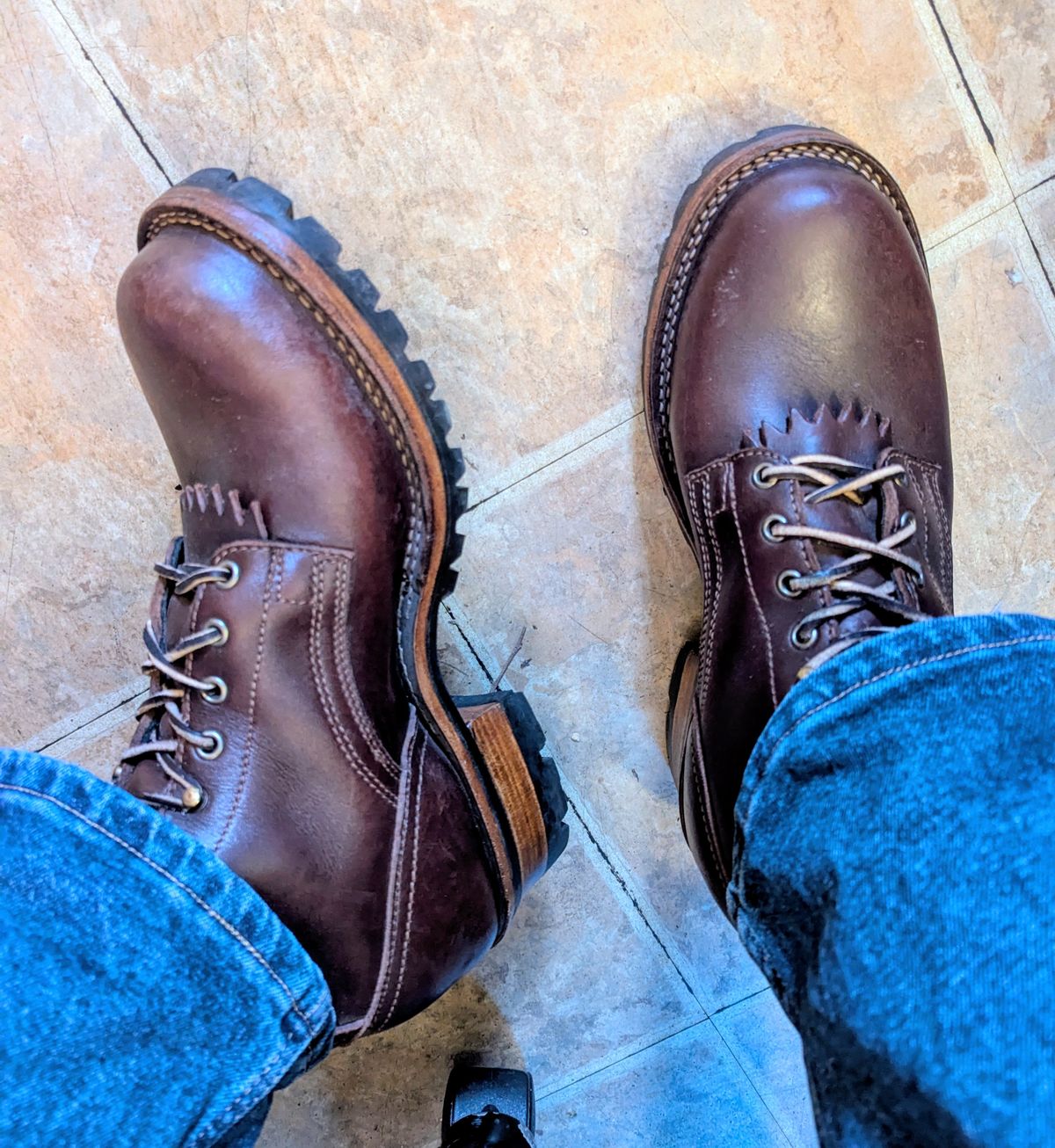 Photo by Leif on October 28, 2025 of the Drew's Boots 8-Inch Logger in Brown Smooth.